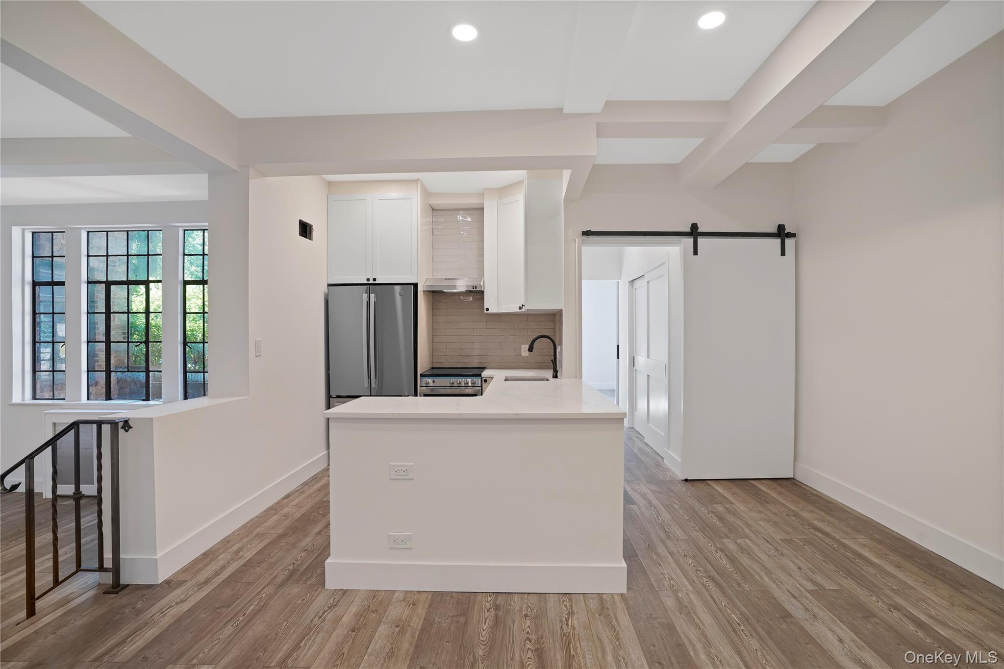 #16 photo, 20 Continental Avenue, クイーンズ区 Forest Hills , NY 11375