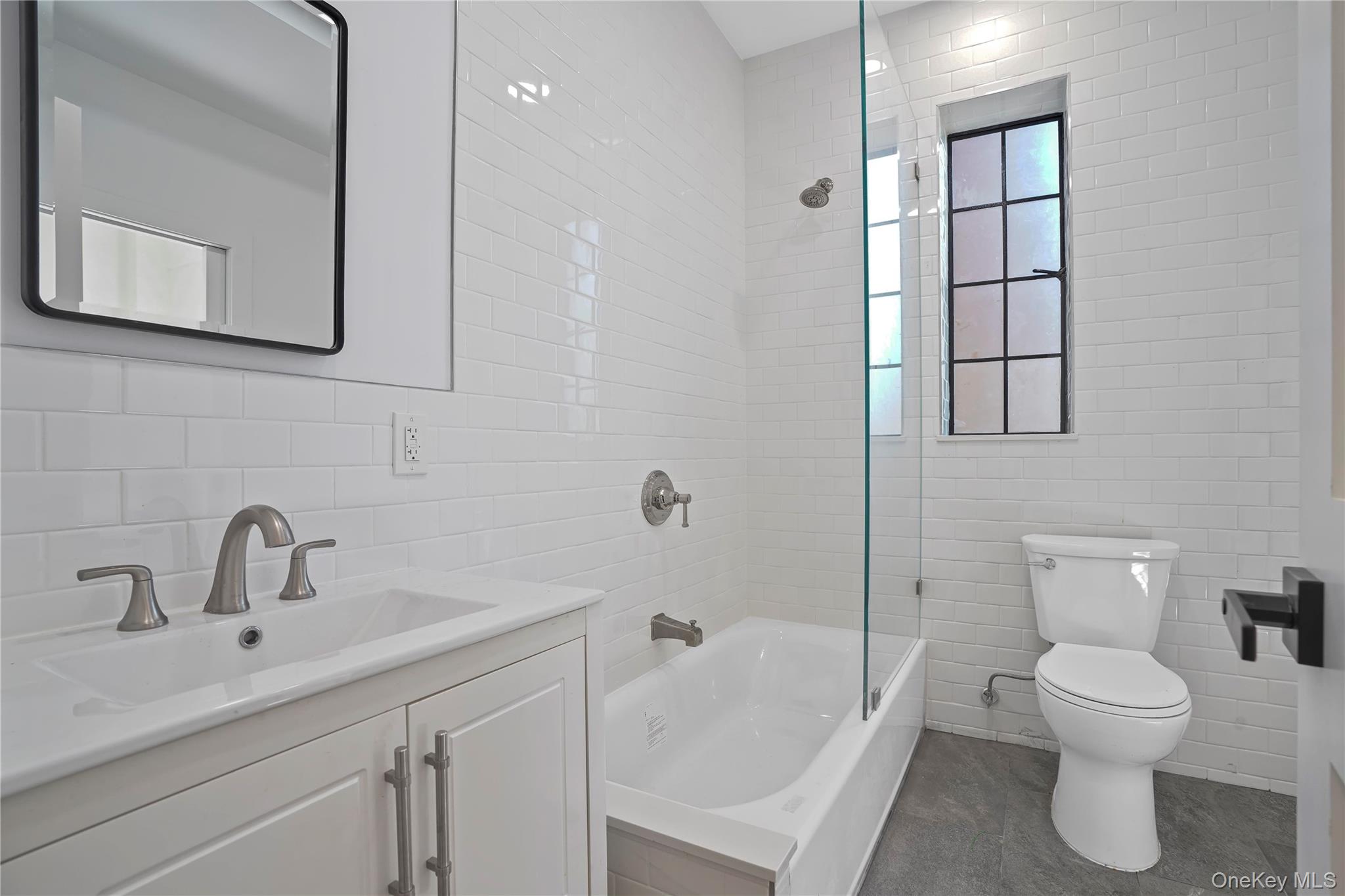 #6 photo, 20 Continental Avenue, クイーンズ区 Forest Hills , NY 11375