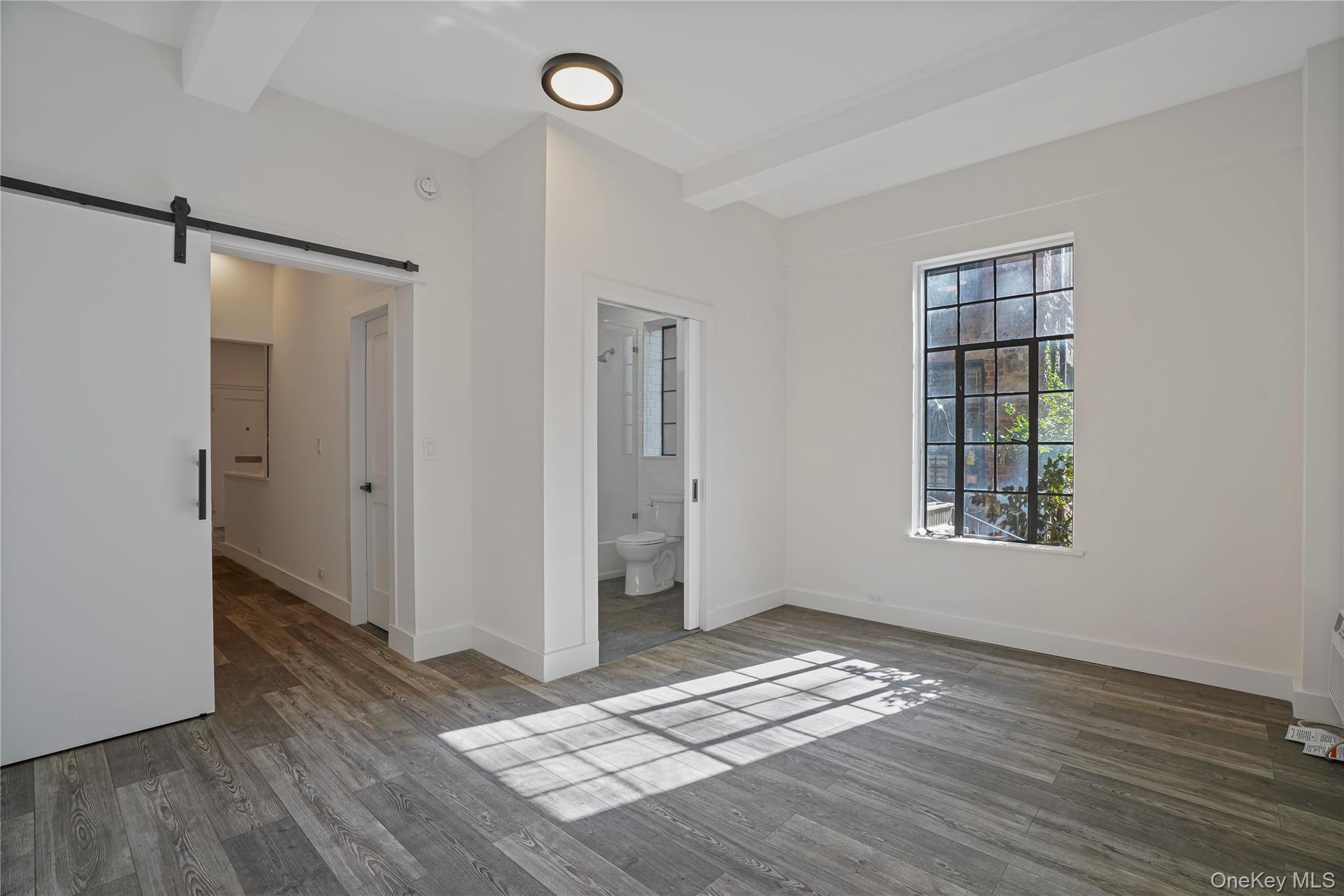 #9 photo, 20 Continental Avenue, クイーンズ区 Forest Hills , NY 11375