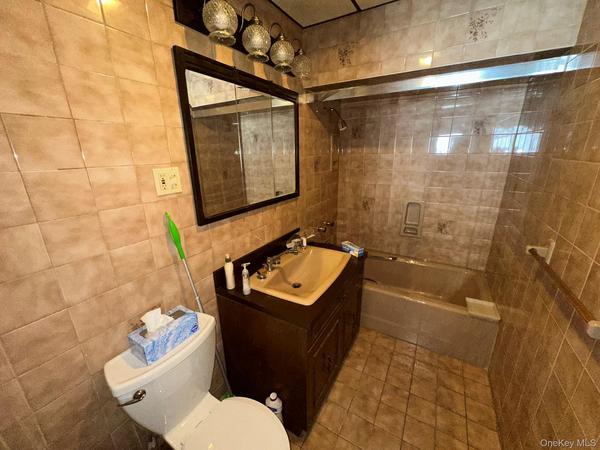 #8 photo, 115-35 114th Place, クイーンズ区 South Ozone Park , NY 11420