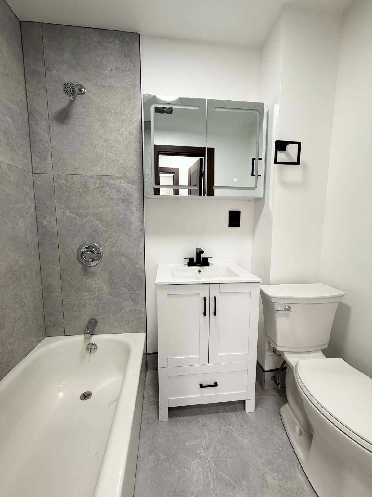 #10 photo, 1647#A East 48th, ブルックリン区 Flatlands , NY 11234