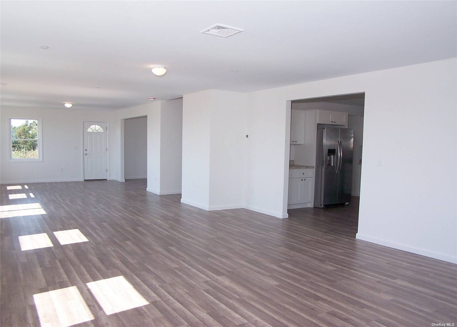 #6 photo, 22 Rod St, E Patchogue , NY 11772