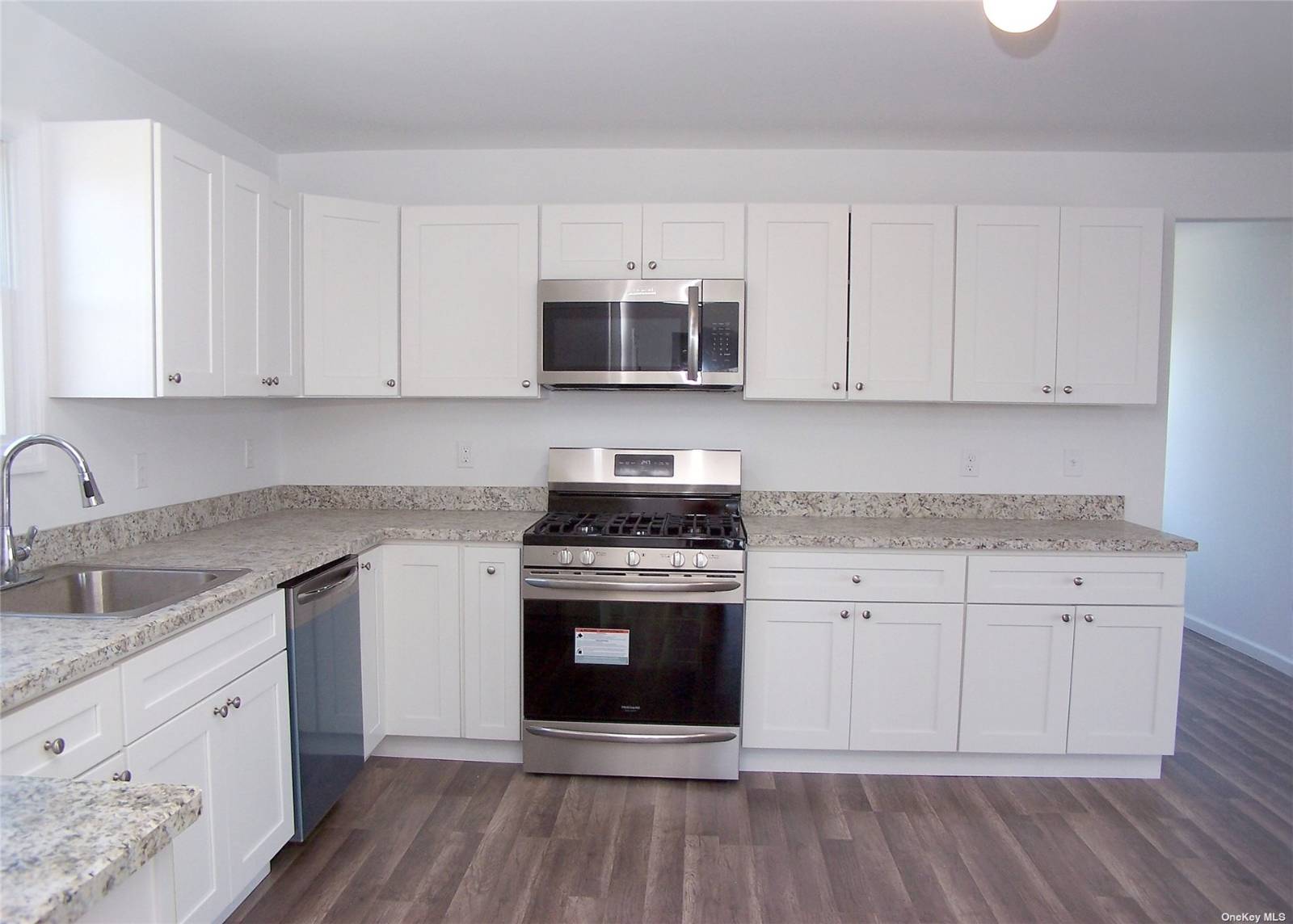 #8 photo, 22 Rod St, E Patchogue , NY 11772