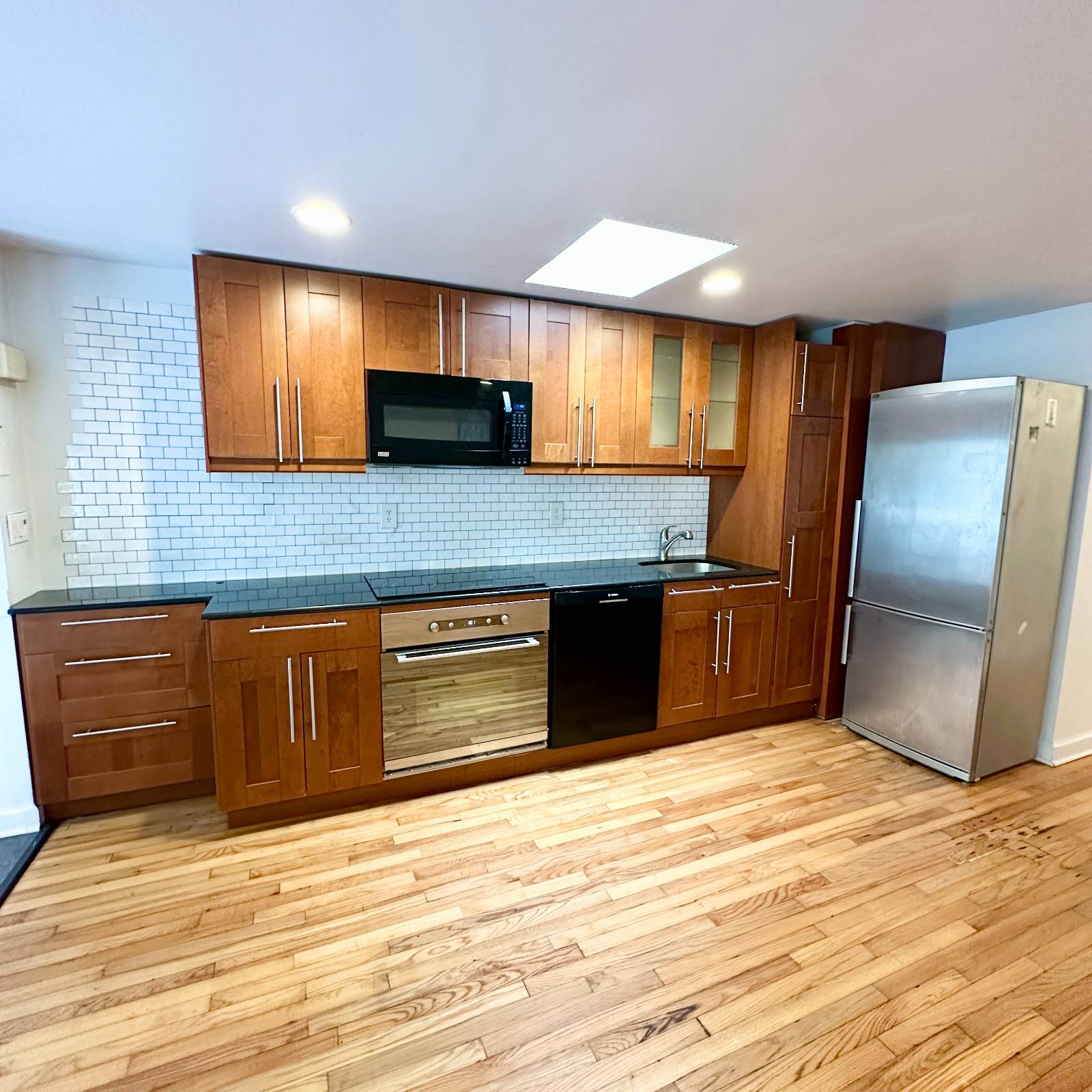 #3 photo, 229 Elm St, Albany , NY 12202