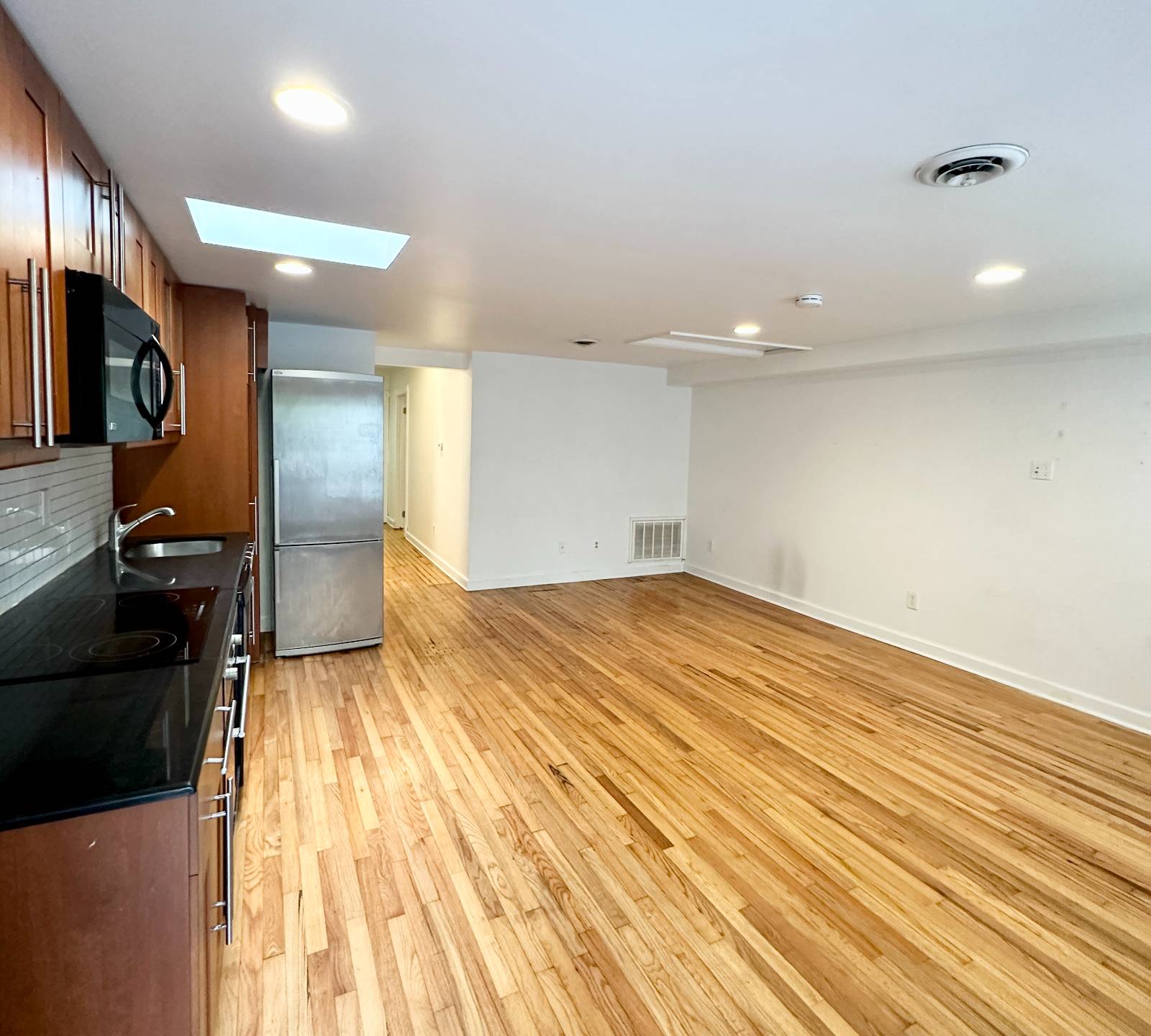 #5 photo, 229 Elm St, Albany , NY 12202