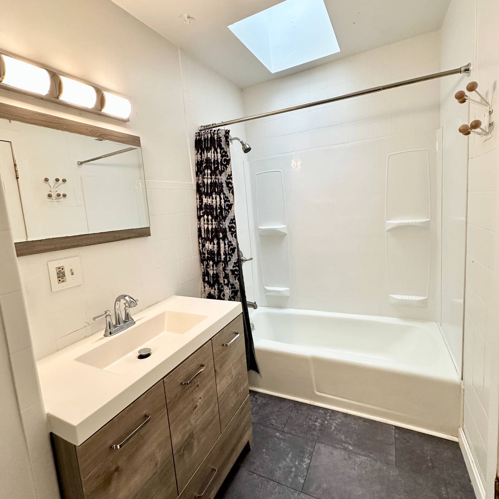 #8 photo, 229 Elm St, Albany , NY 12202