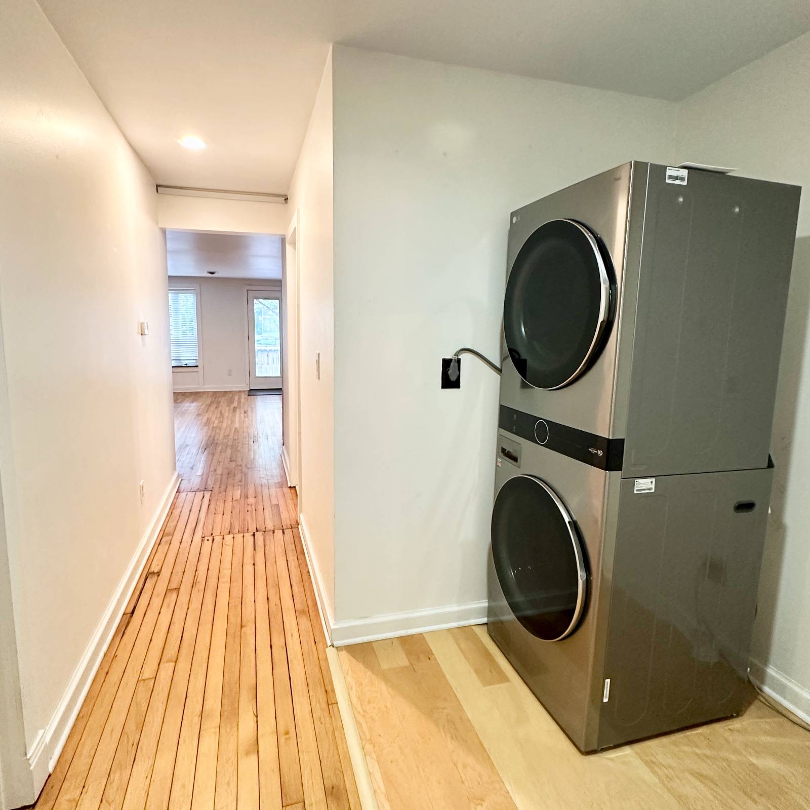 #9 photo, 229 Elm St, Albany , NY 12202