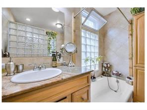 #13 photo, 1854 73rd St, ブルックリン区 Bensonhurst , NY 11204