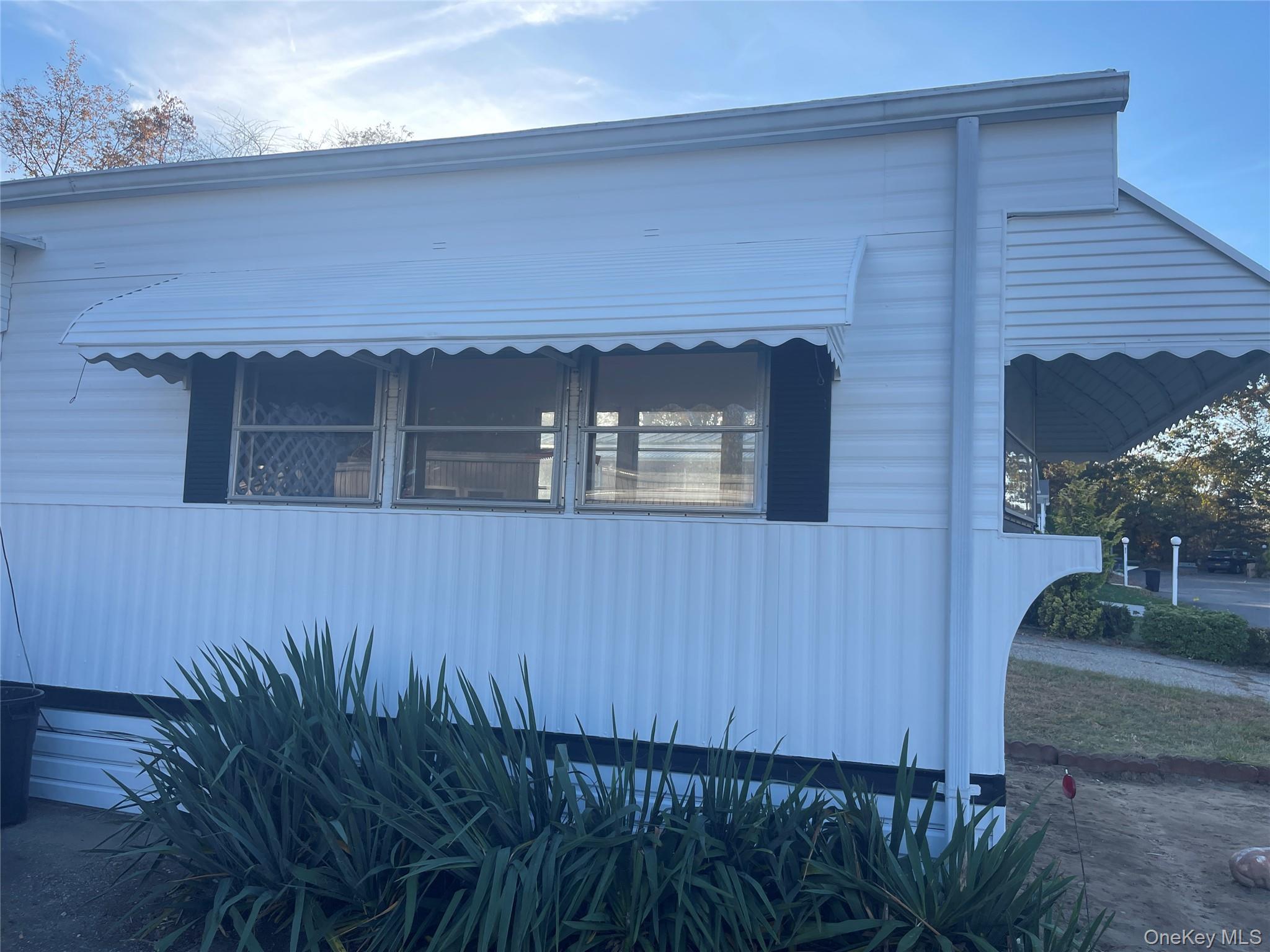 #10 photo, 1661 Old Country Road, Riverhead , NY 11901