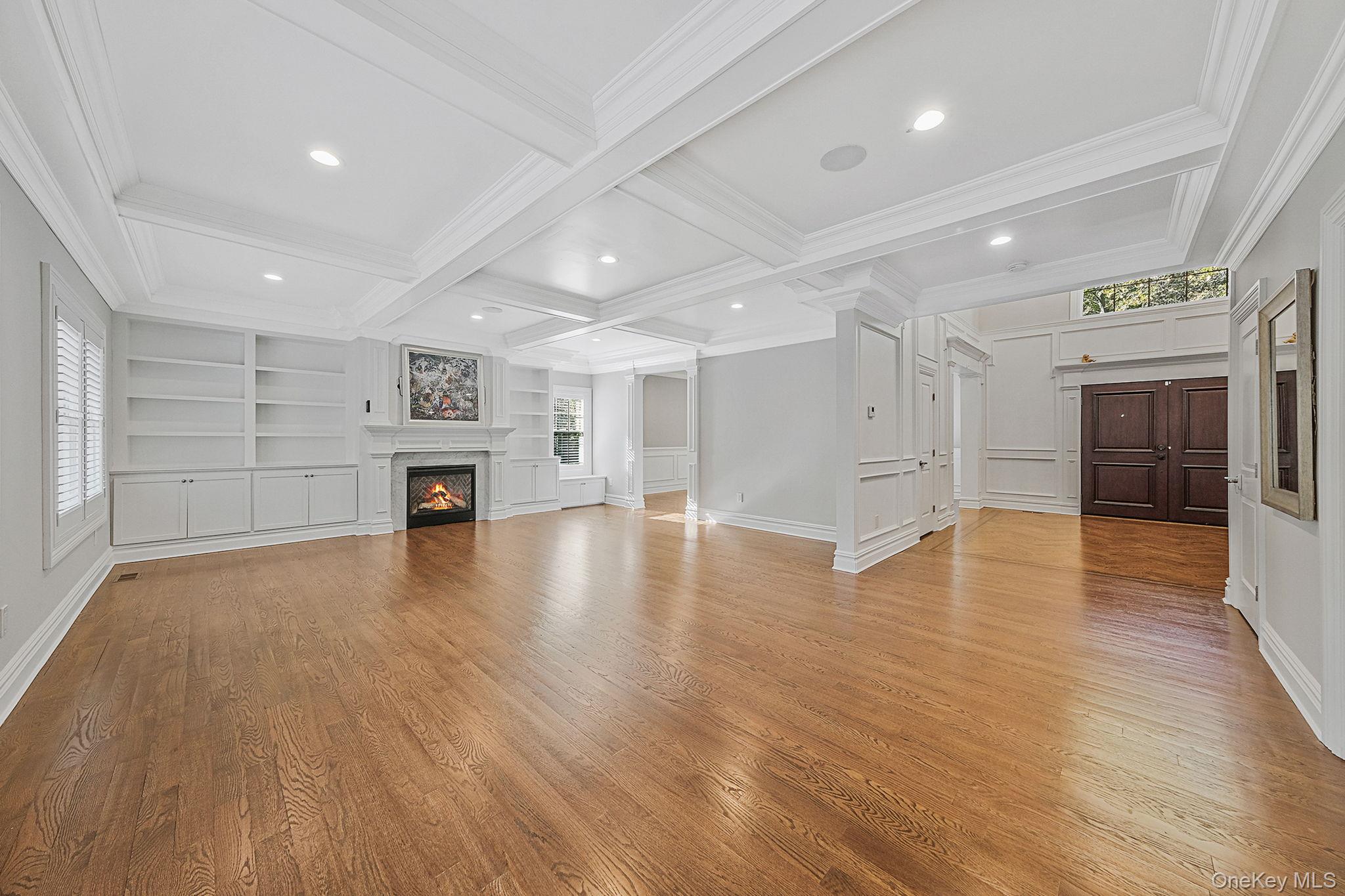 #11 photo, 4 Carriage Court, Dix Hills , NY 11746