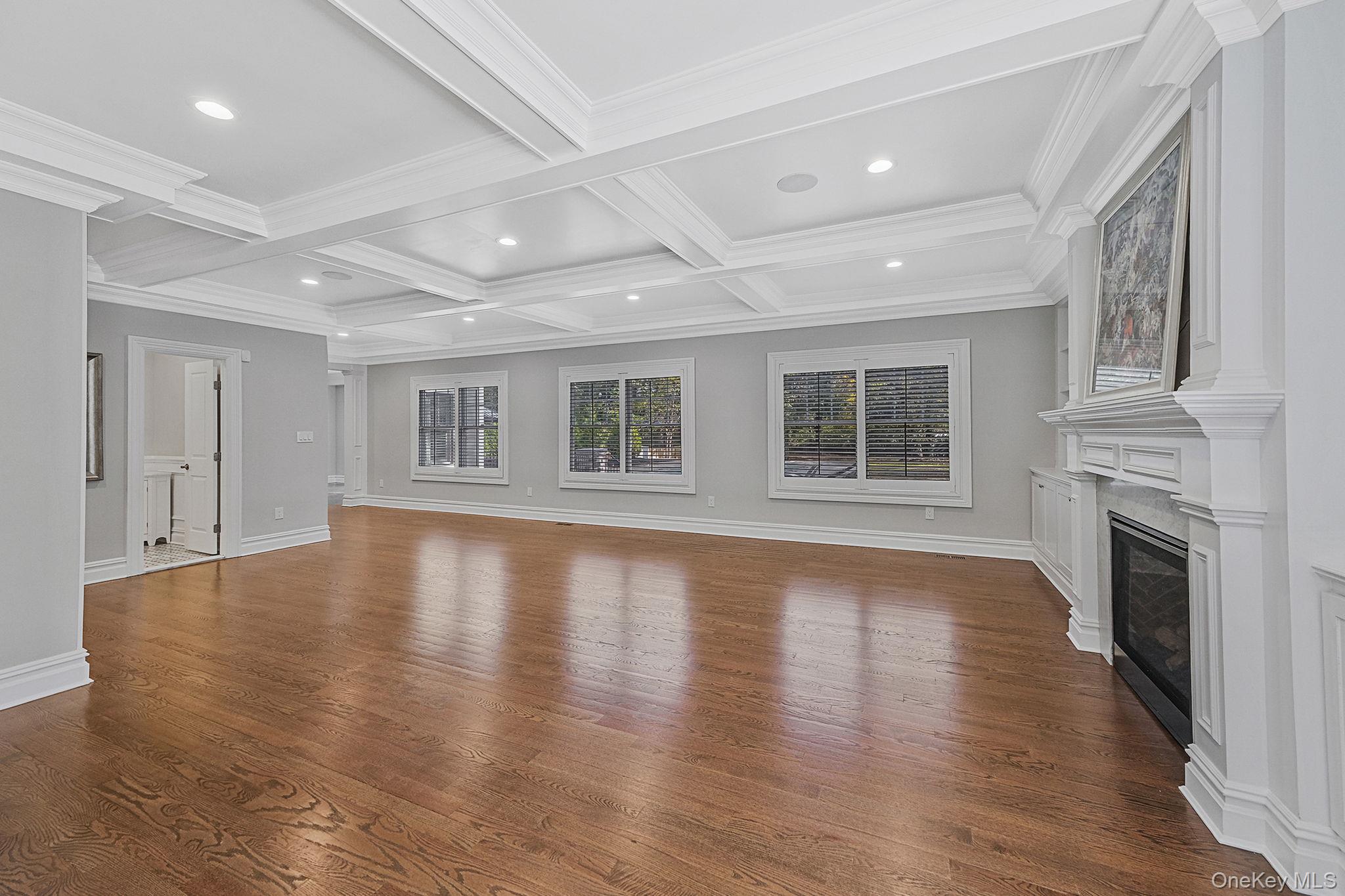 #15 photo, 4 Carriage Court, Dix Hills , NY 11746