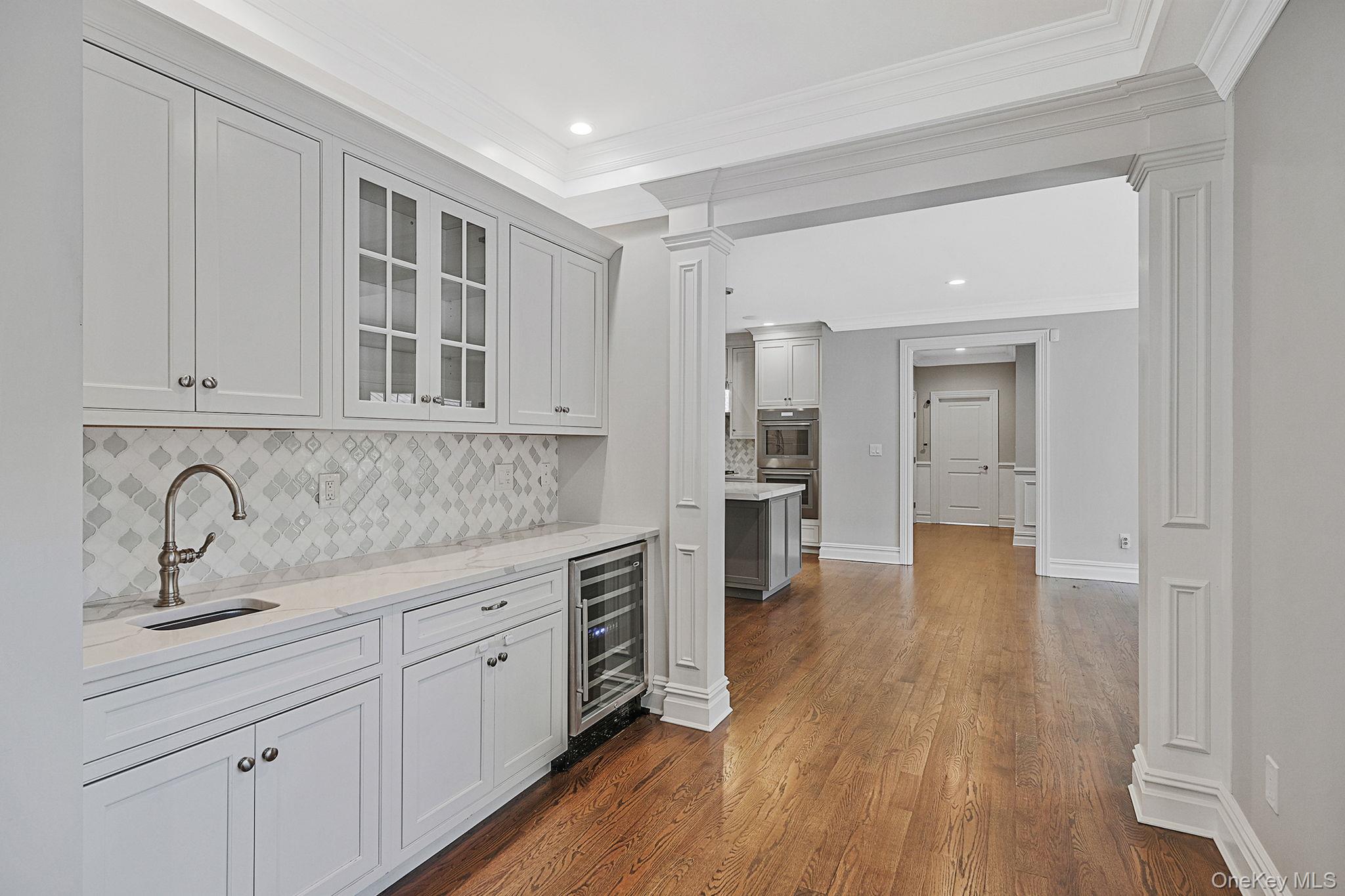 #18 photo, 4 Carriage Court, Dix Hills , NY 11746