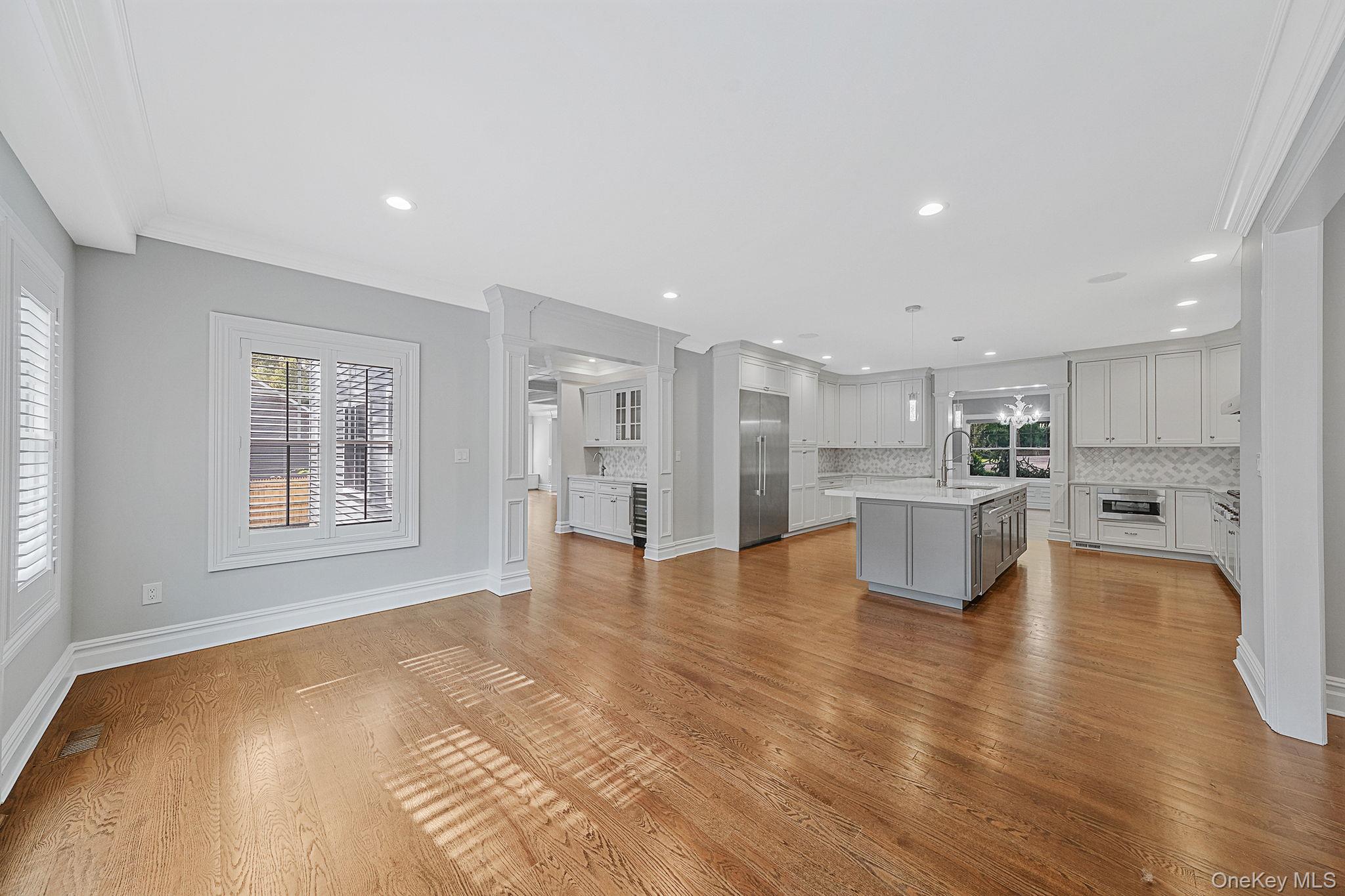 #20 photo, 4 Carriage Court, Dix Hills , NY 11746