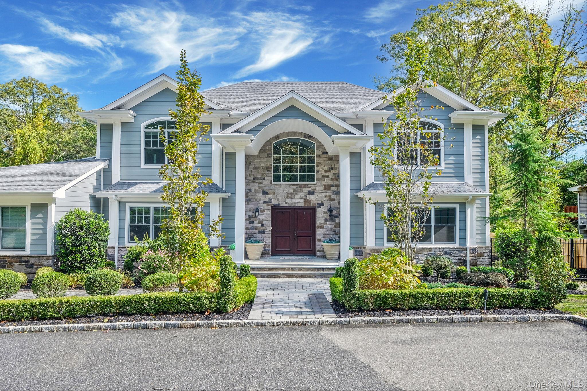 #4 photo, 4 Carriage Court, Dix Hills , NY 11746