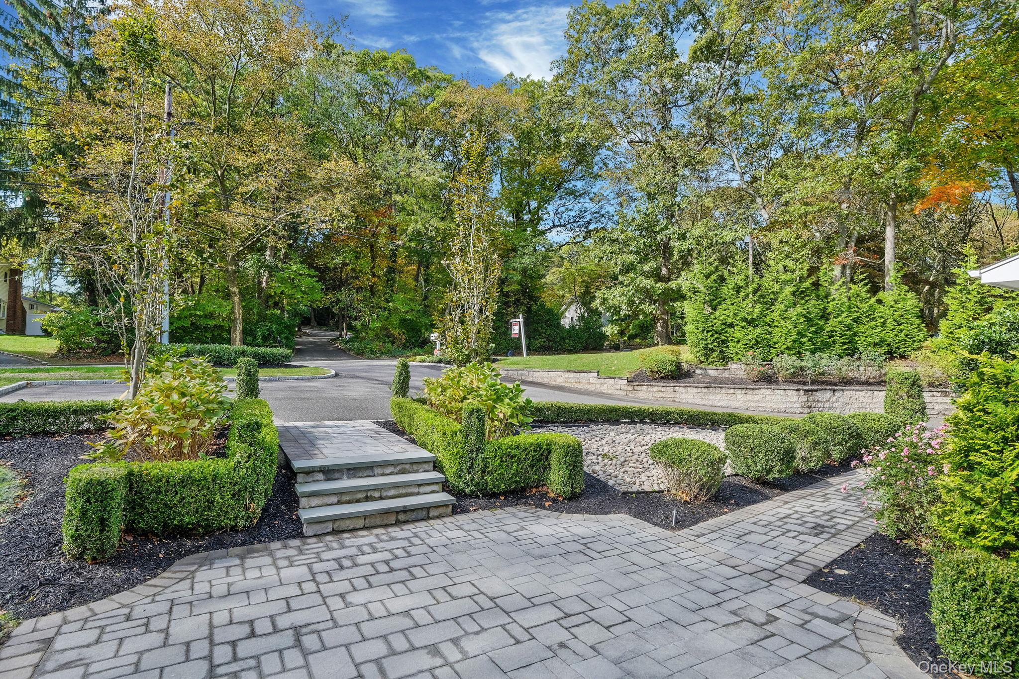 #5 photo, 4 Carriage Court, Dix Hills , NY 11746