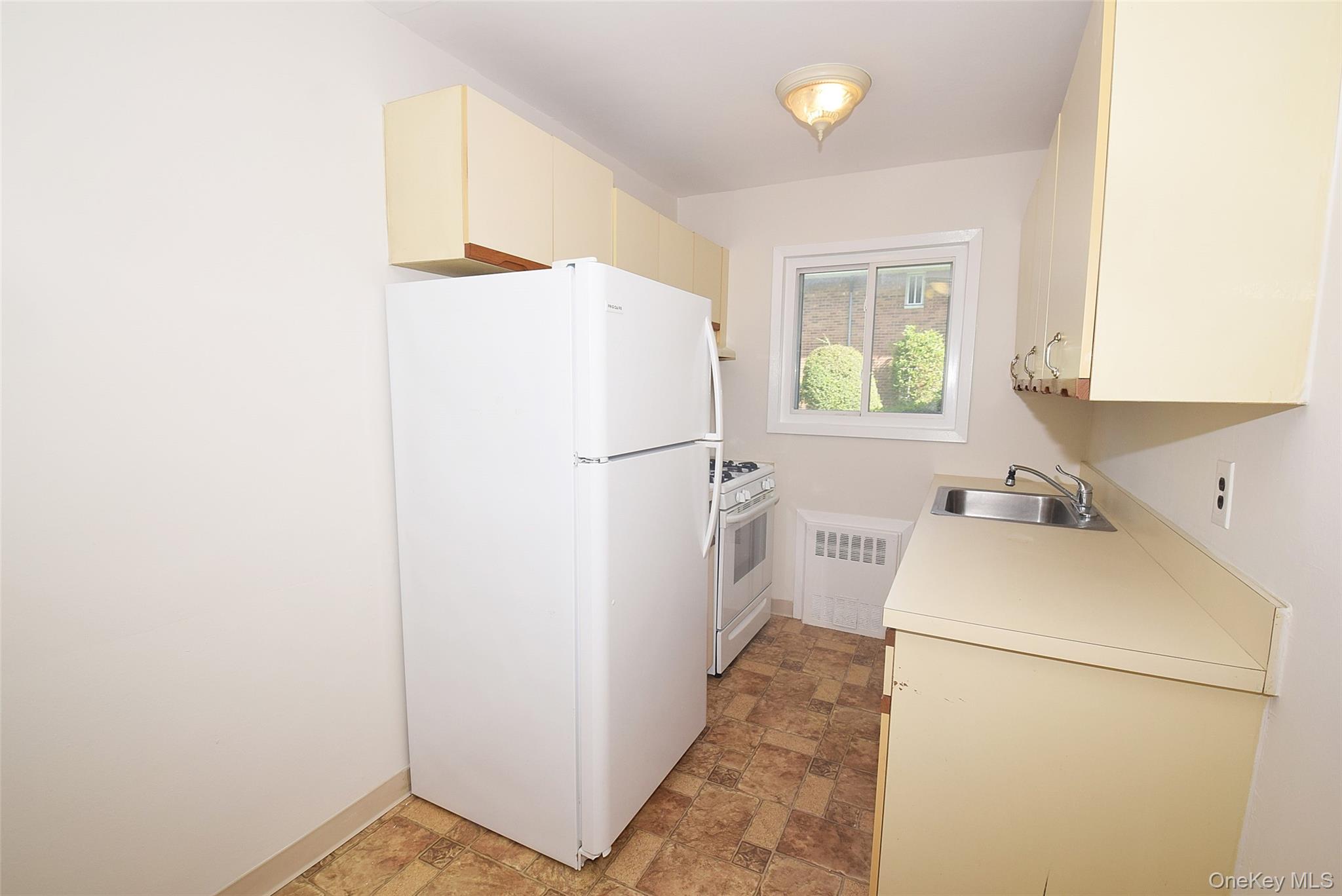 #10 photo, 72 Edmunton Drive, 东长岛 North Babylon , NY 11703