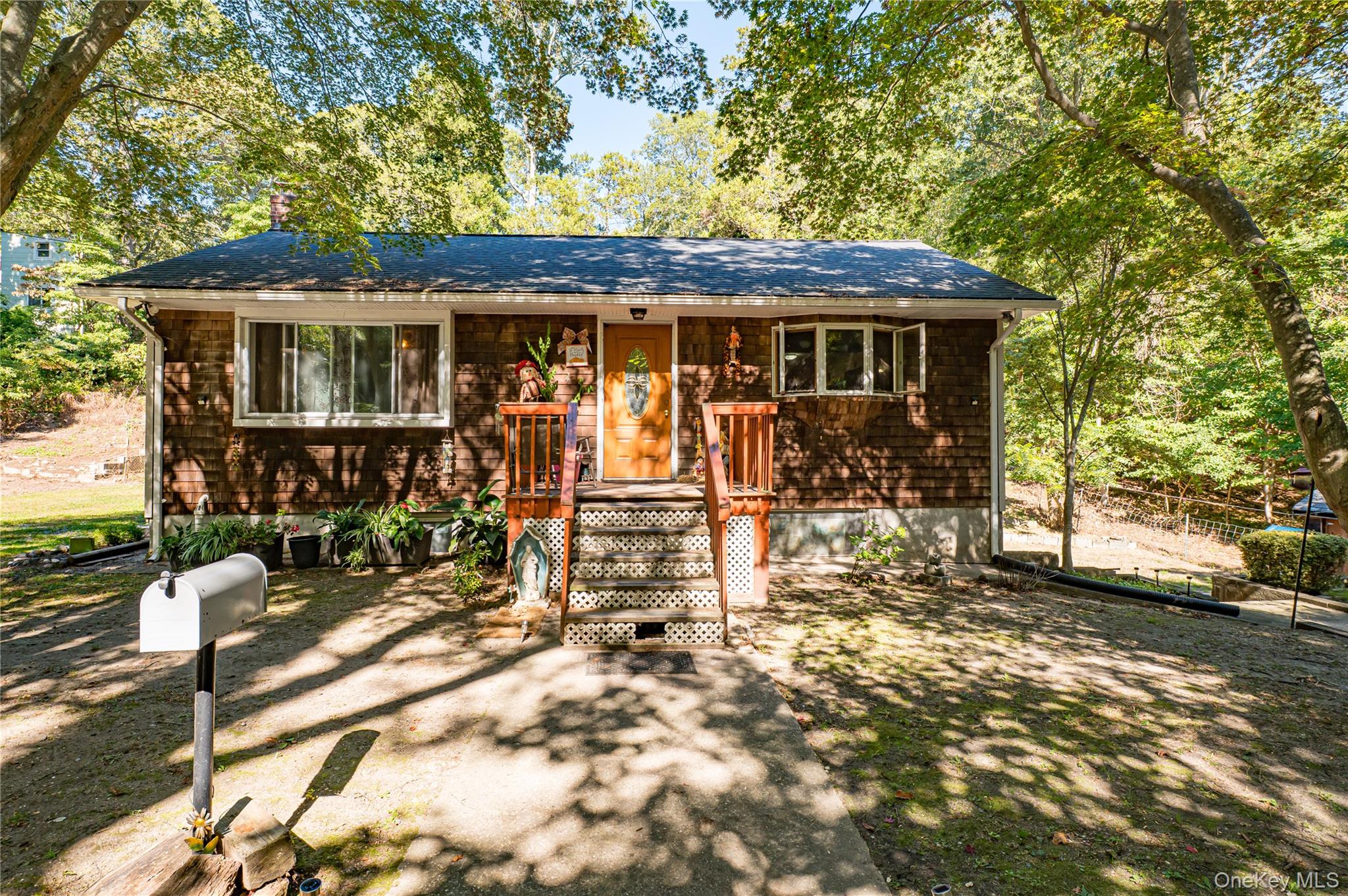 #1 photo, 53 Dryad Road, サフォーク郡 Rocky Point , NY 11778