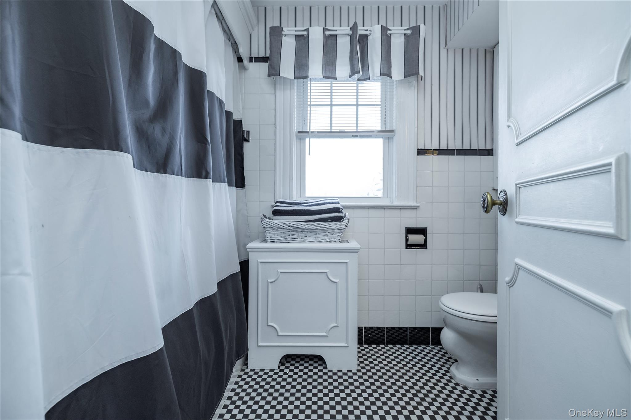 #17 photo, 75 Hendrickson Avenue, Rockville Centre , NY 11570