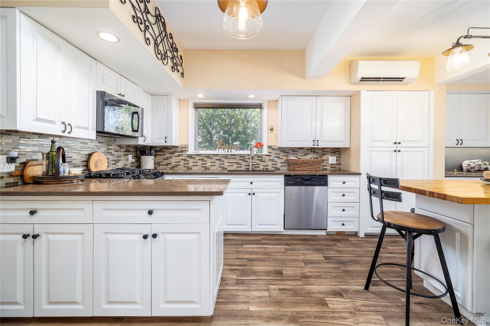 #8 photo, 75 Hendrickson Avenue, Rockville Centre , NY 11570