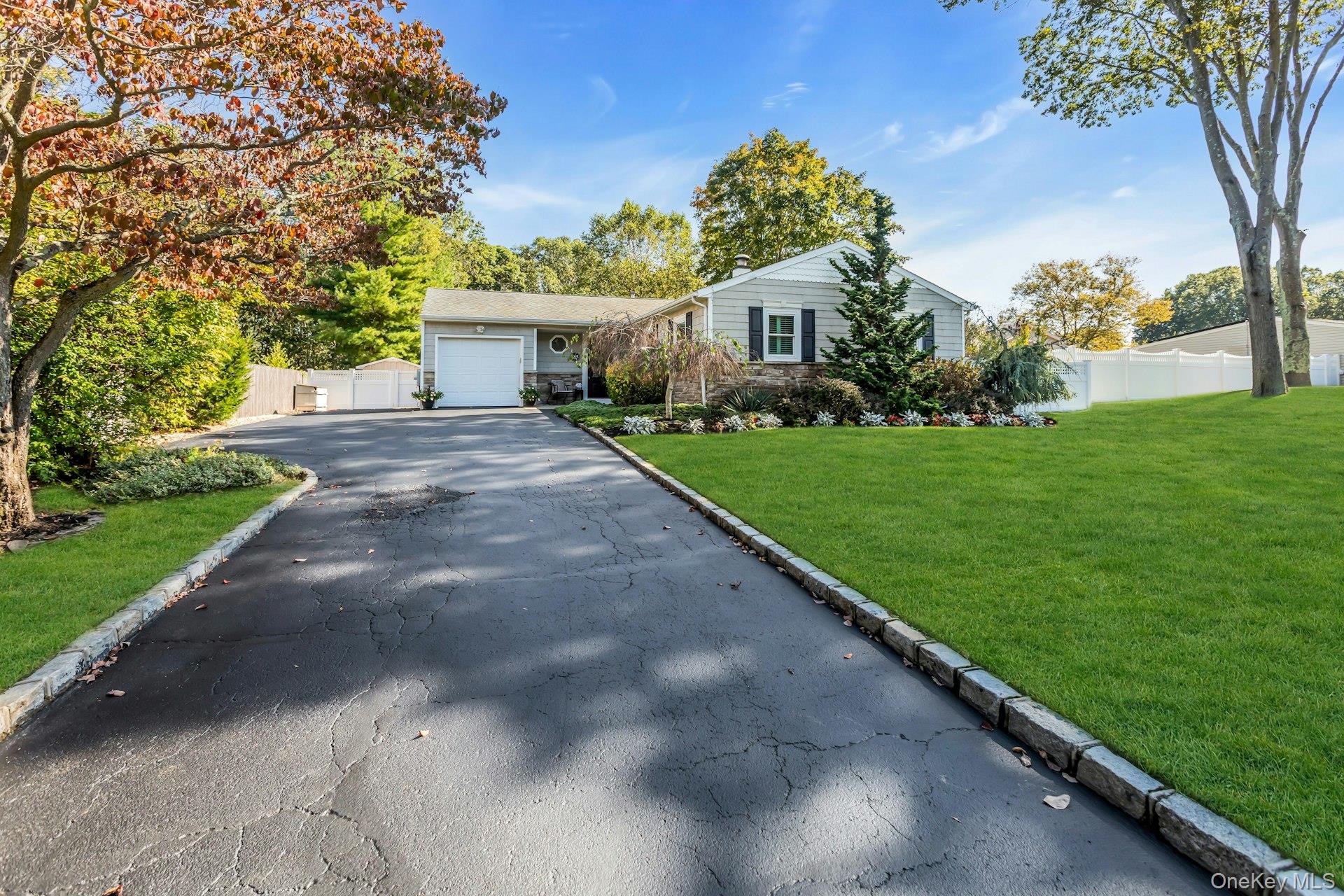 #1 photo, 185 14th Avenue, 东长岛 Holtsville , NY 11742