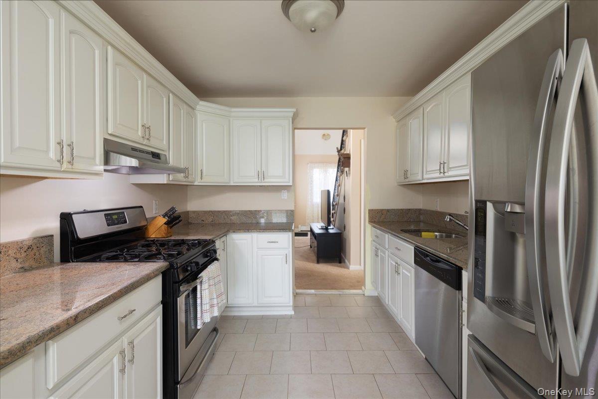 #11 photo, 31 Parente Lane, Island Park , NY 11558