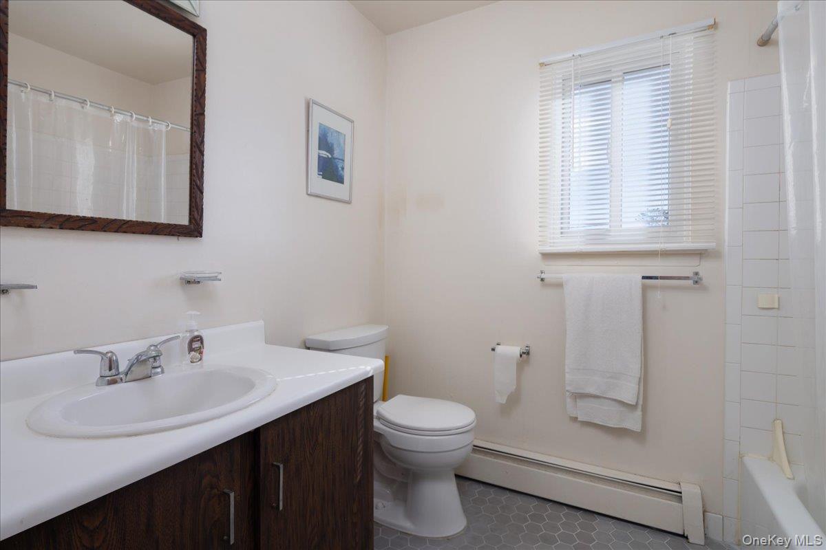 #19 photo, 31 Parente Lane, Island Park , NY 11558