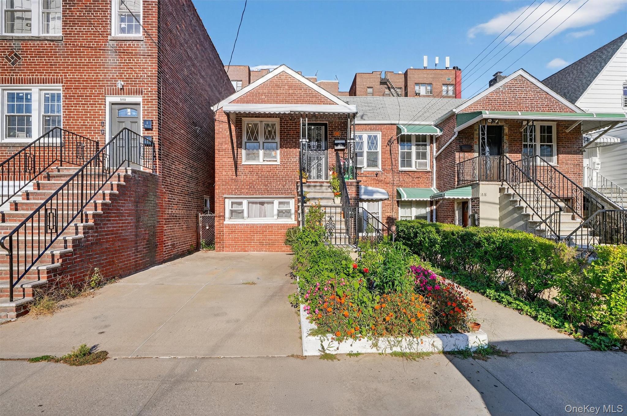 #1 photo, 1818 Tomlinson Avenue, Bronx , NY 10461