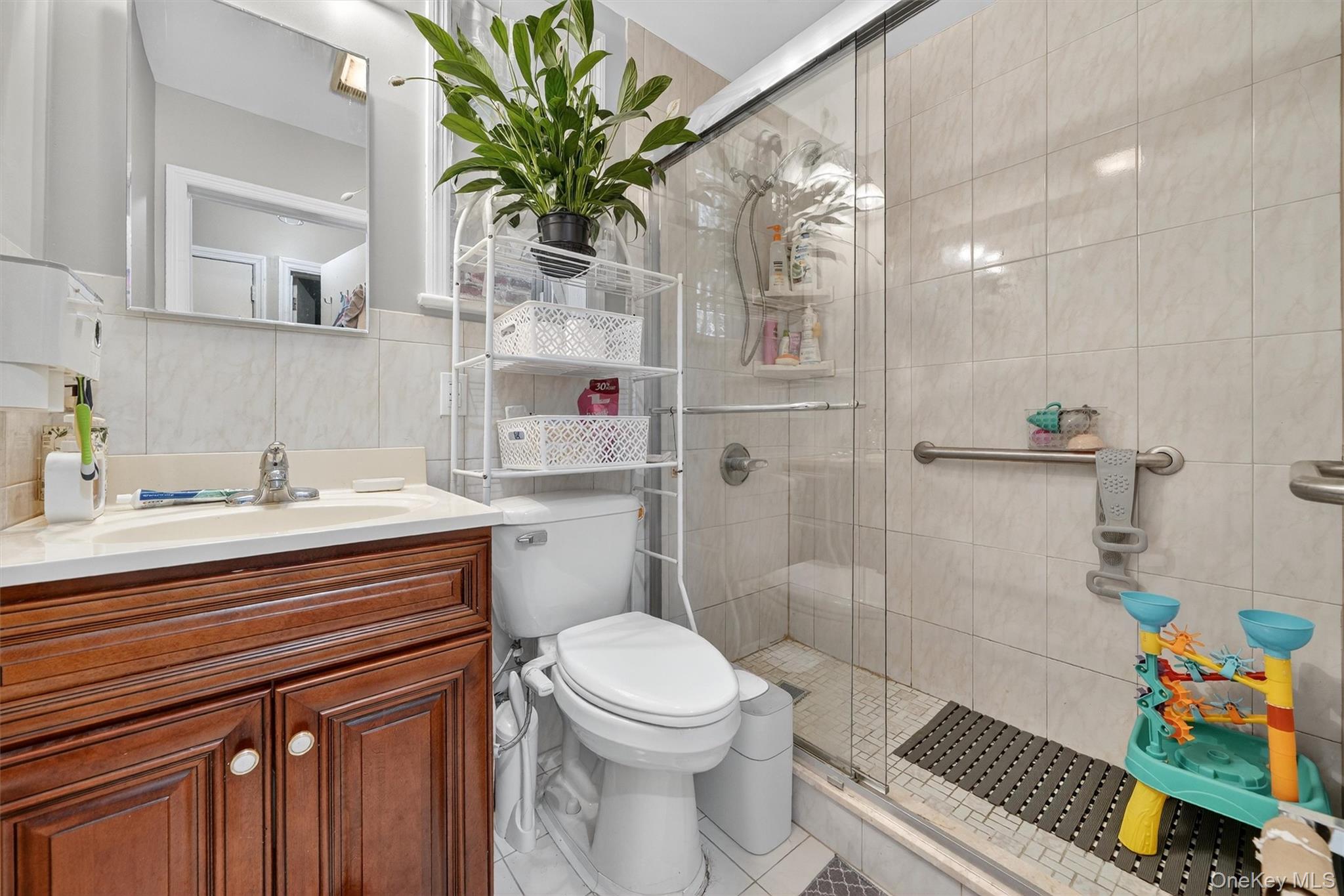 #14 photo, 1818 Tomlinson Avenue, Bronx , NY 10461