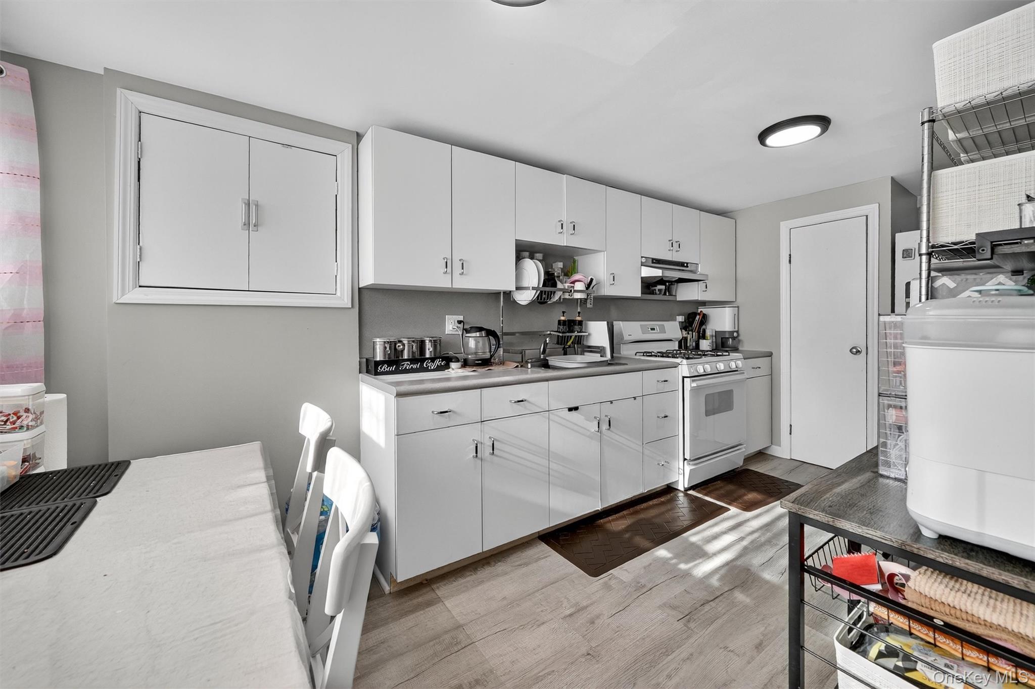 #6 photo, 1818 Tomlinson Avenue, Bronx , NY 10461