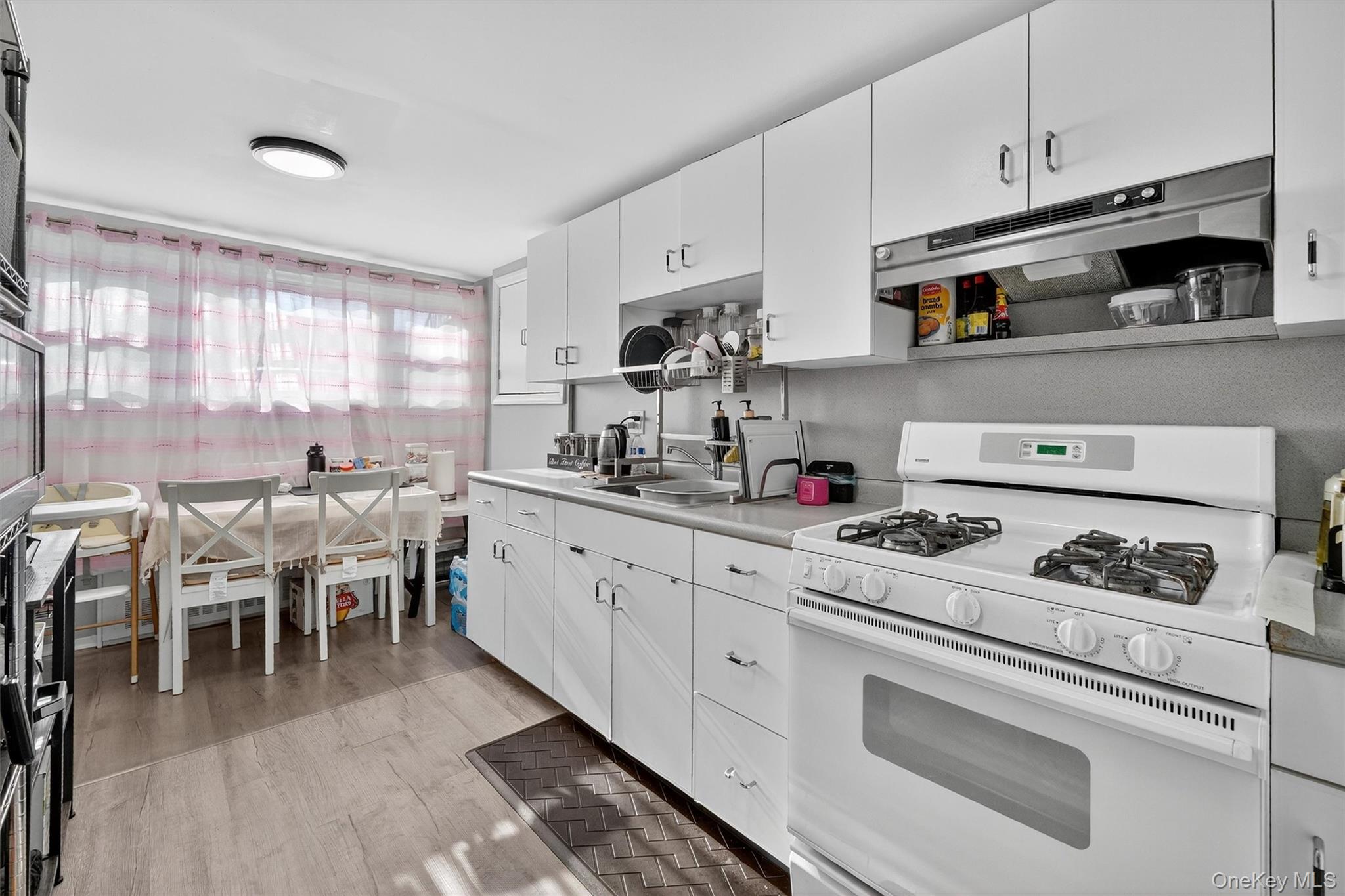 #9 photo, 1818 Tomlinson Avenue, Bronx , NY 10461