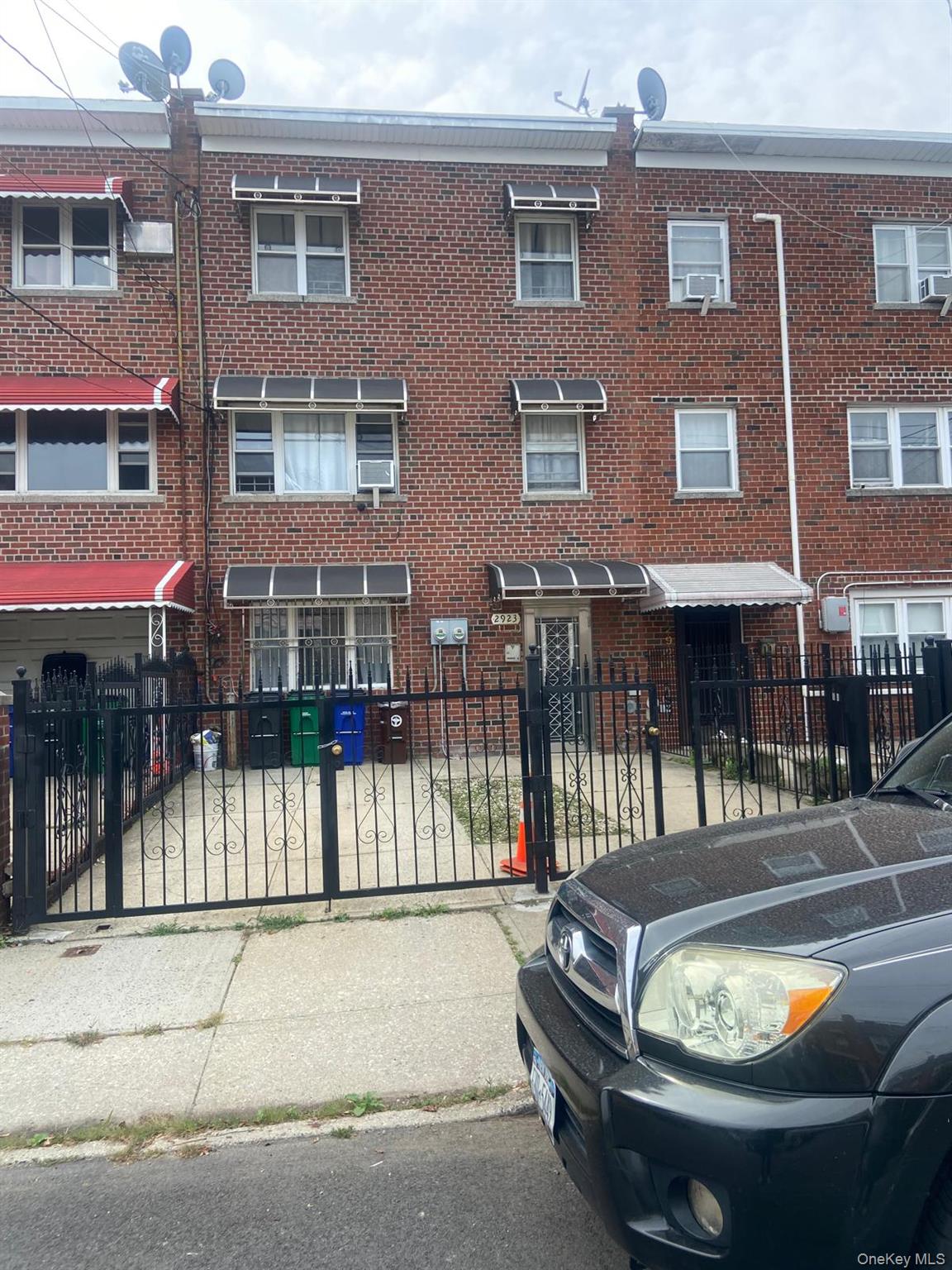 #1 photo, 2923 N Mickle Avenue, Bronx , NY 10469