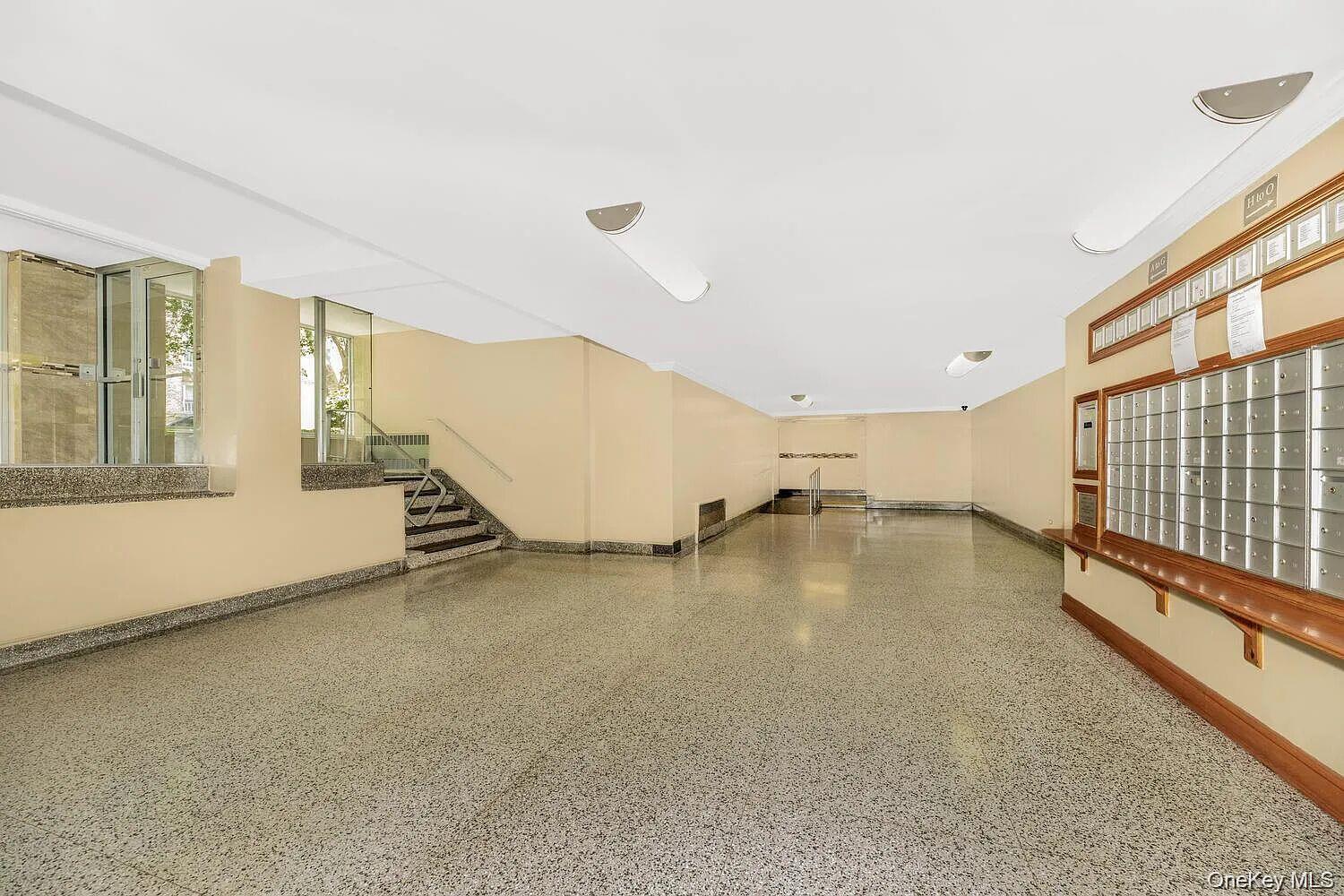 #2 photo, 1480 Thieriot Avenue, Bronx , NY 10460