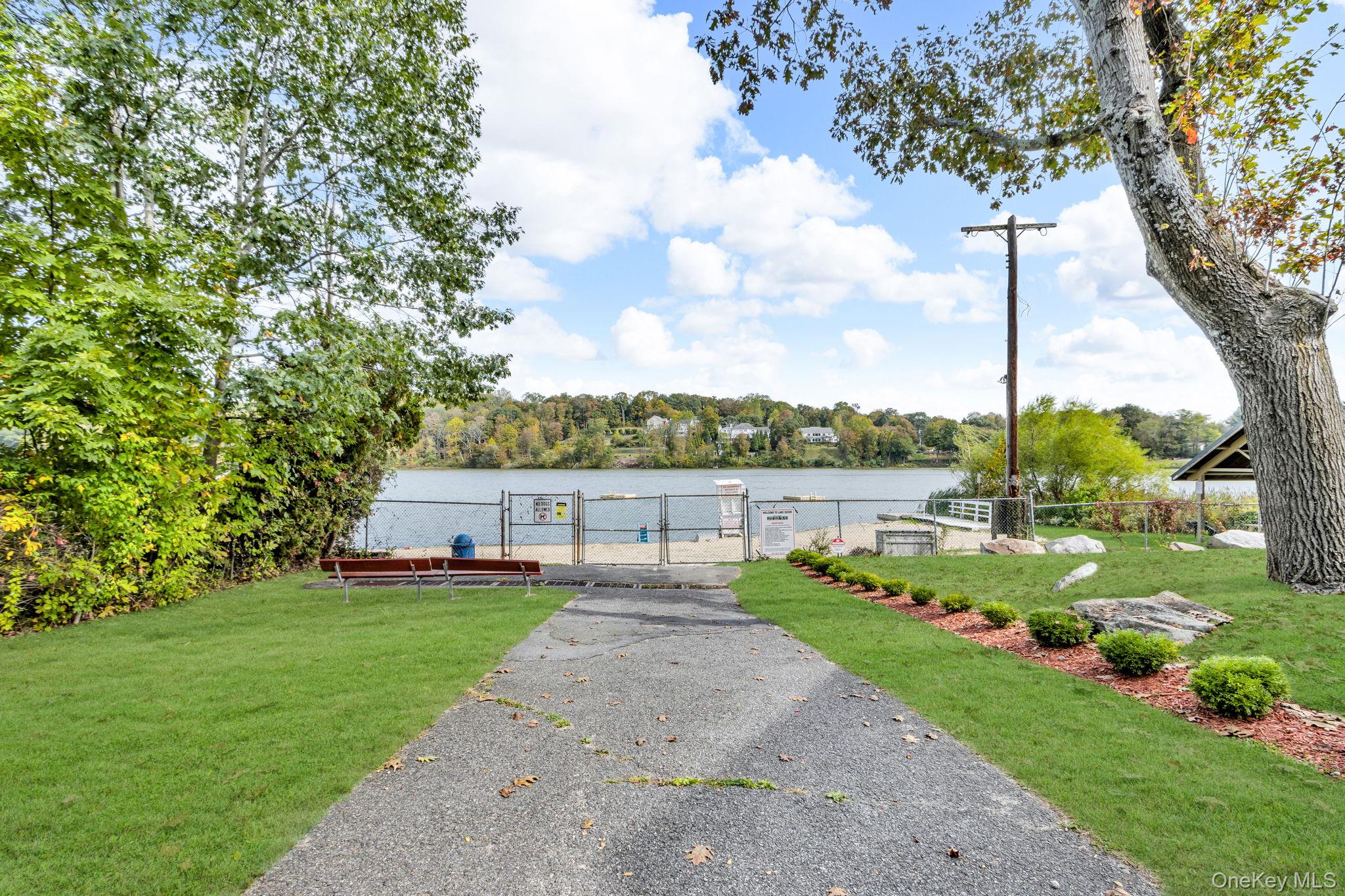 #18 photo, 35 Entrance Way, Mahopac , NY 10541