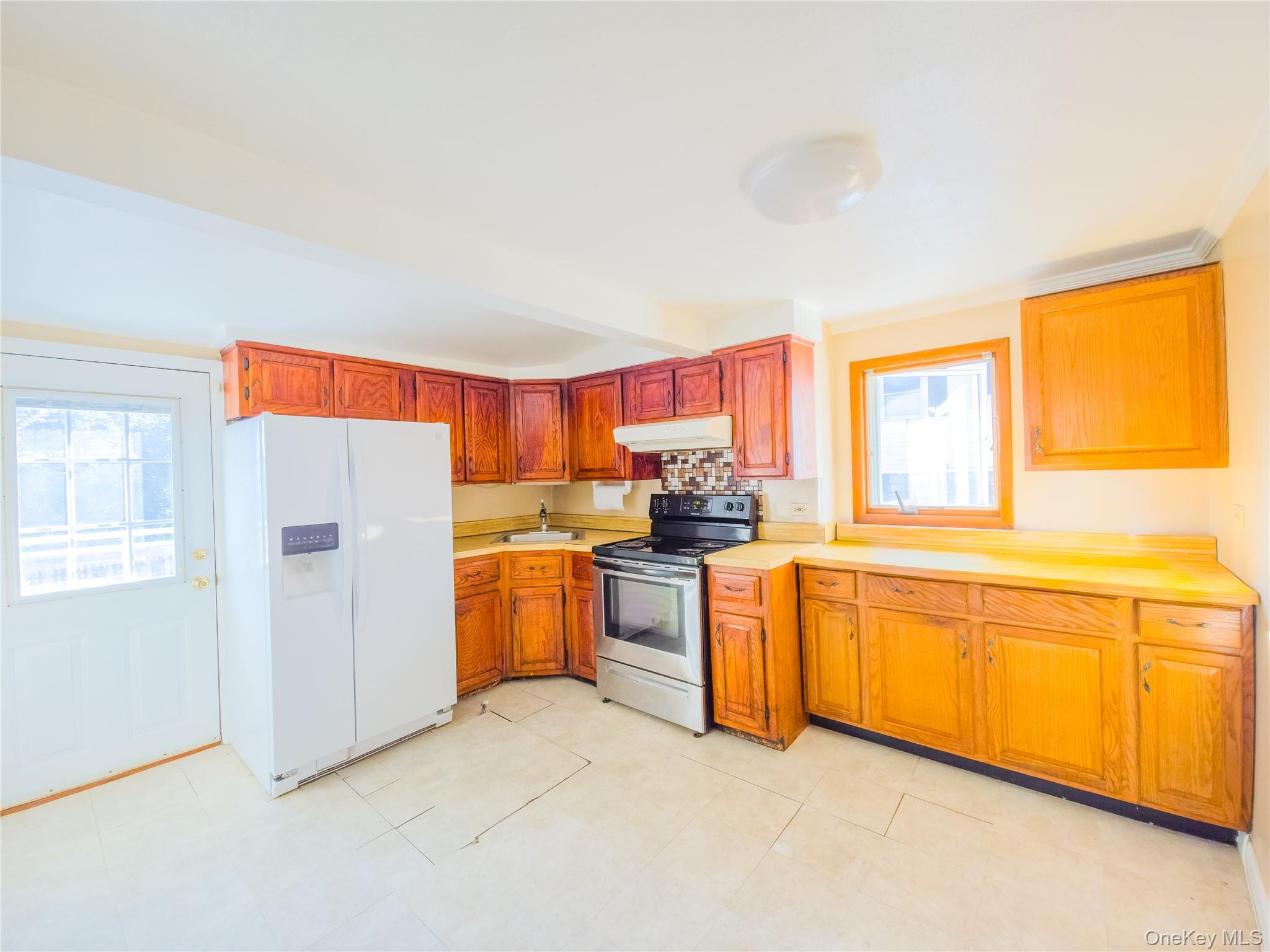 #6 photo, 35 Entrance Way, Mahopac , NY 10541