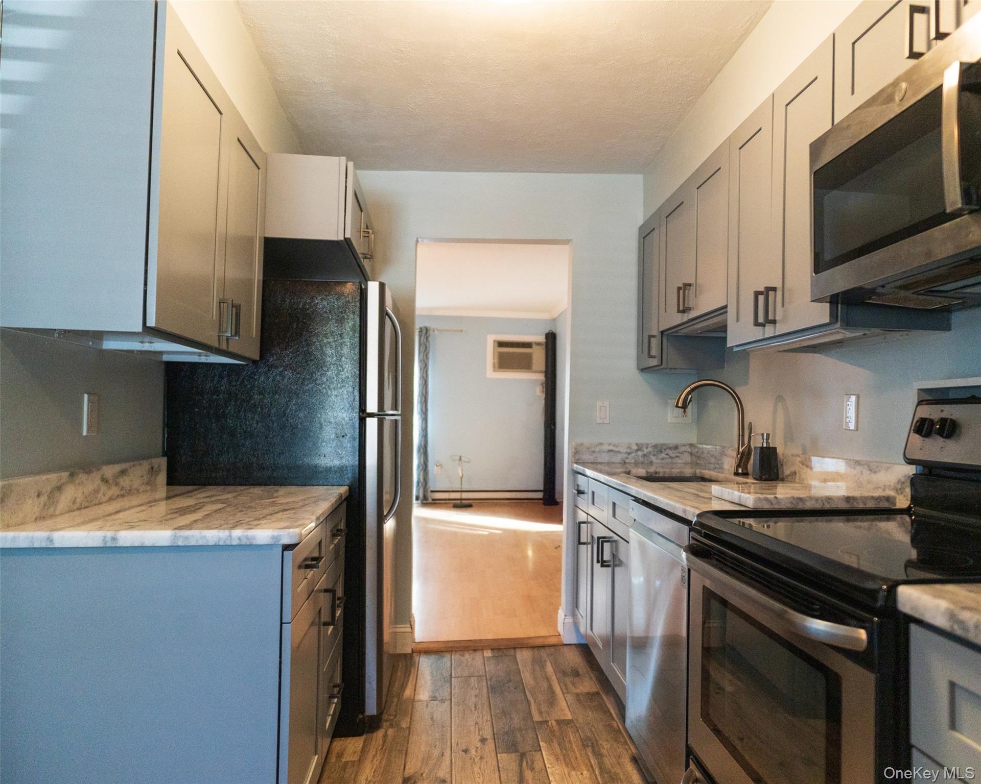 #14 photo, 5 Hammond Plaza, Beacon , NY 12508