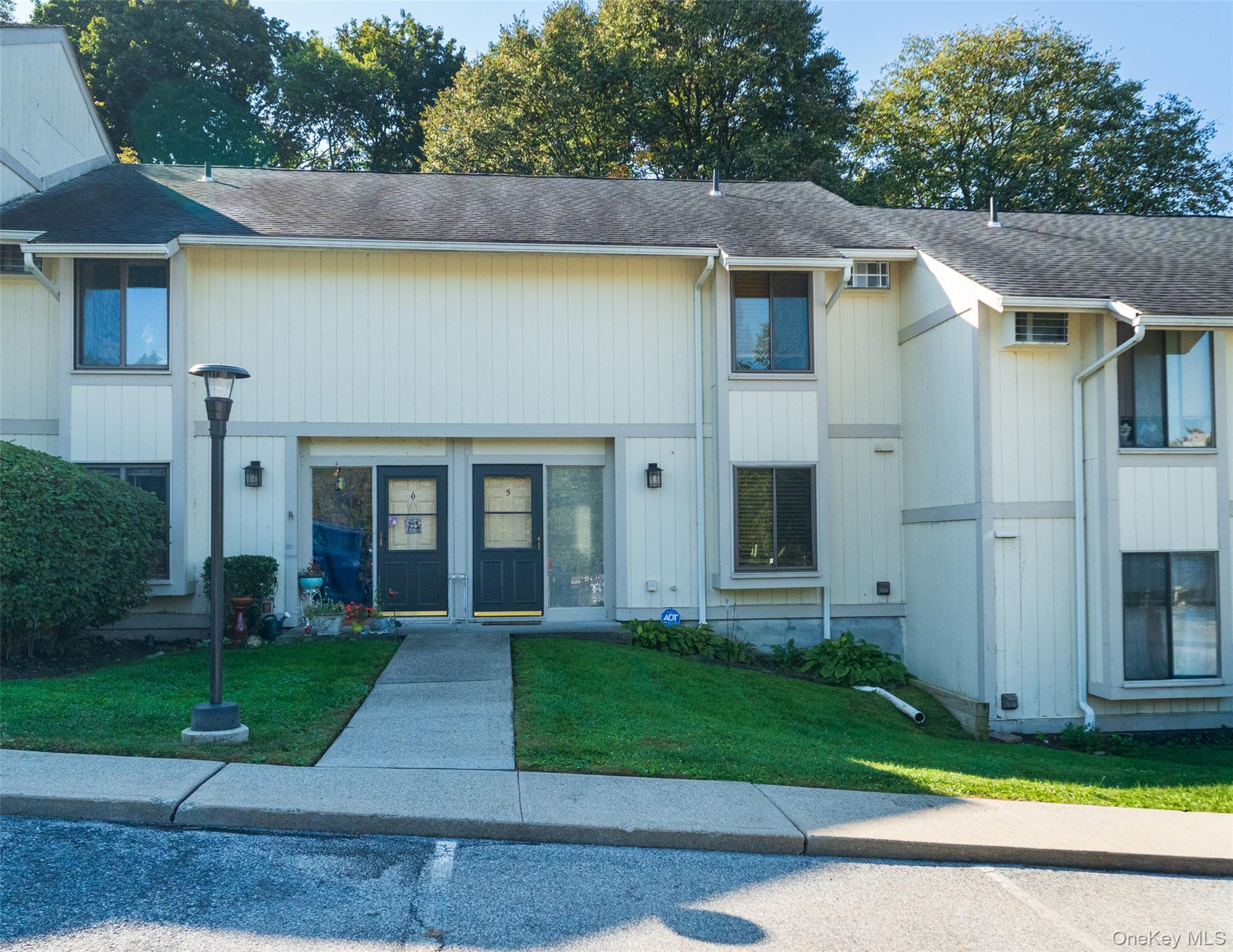 #2 photo, 5 Hammond Plaza, Beacon , NY 12508