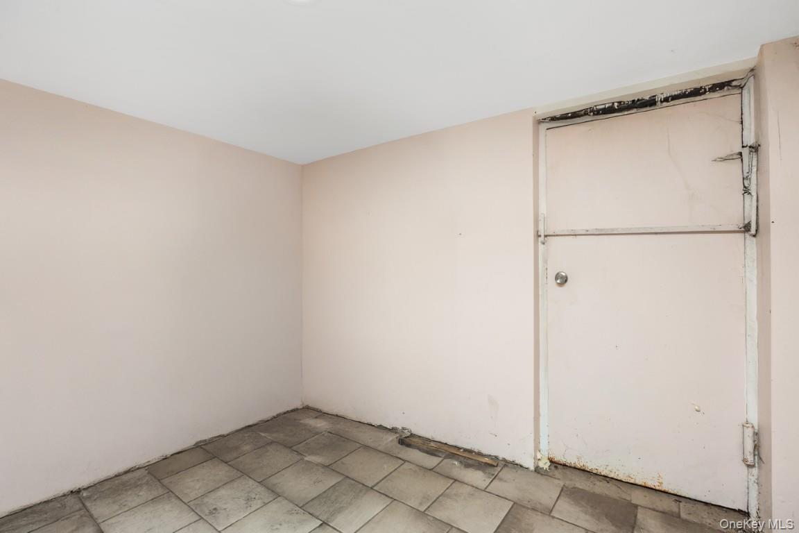 #18 photo, 142-56 Rockaway Boulevard, South Ozone Park , NY 11436