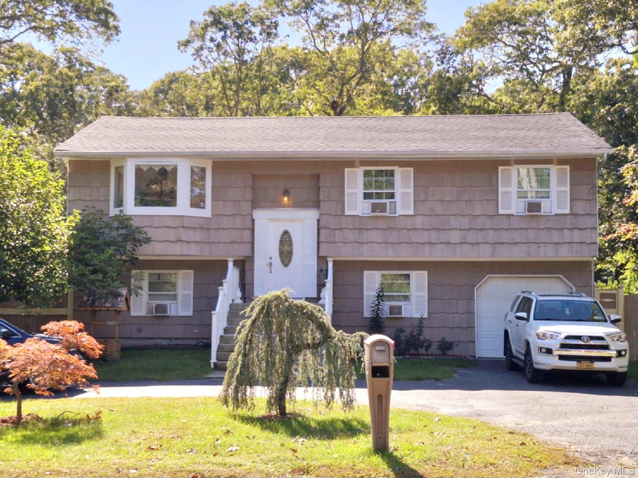 #1 photo, 40 Pauls Path, 东长岛 科勒姆 Coram , NY 11727