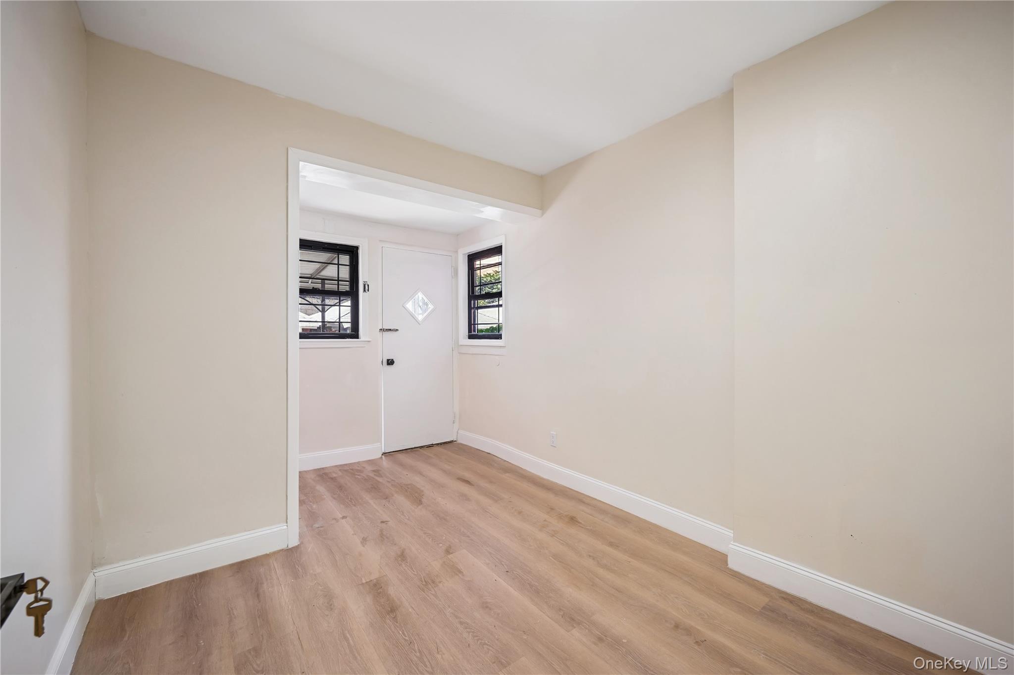 #4 photo, 3250 87th Street, クイーンズ区 East Elmhurst , NY 11369