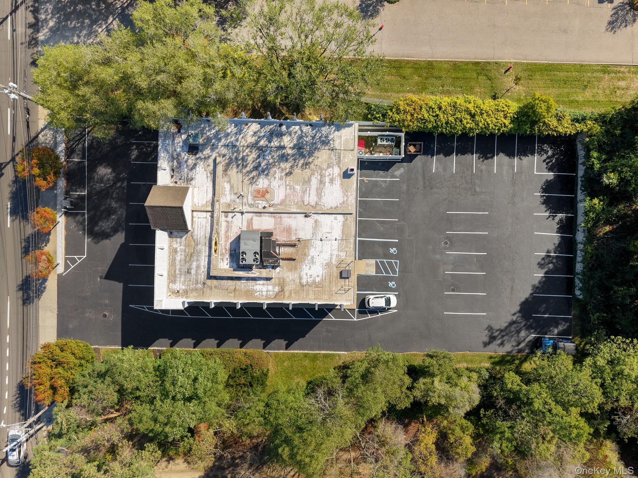 #19 photo, 308 W Main Street, サフォーク郡 Smithtown , NY 11787