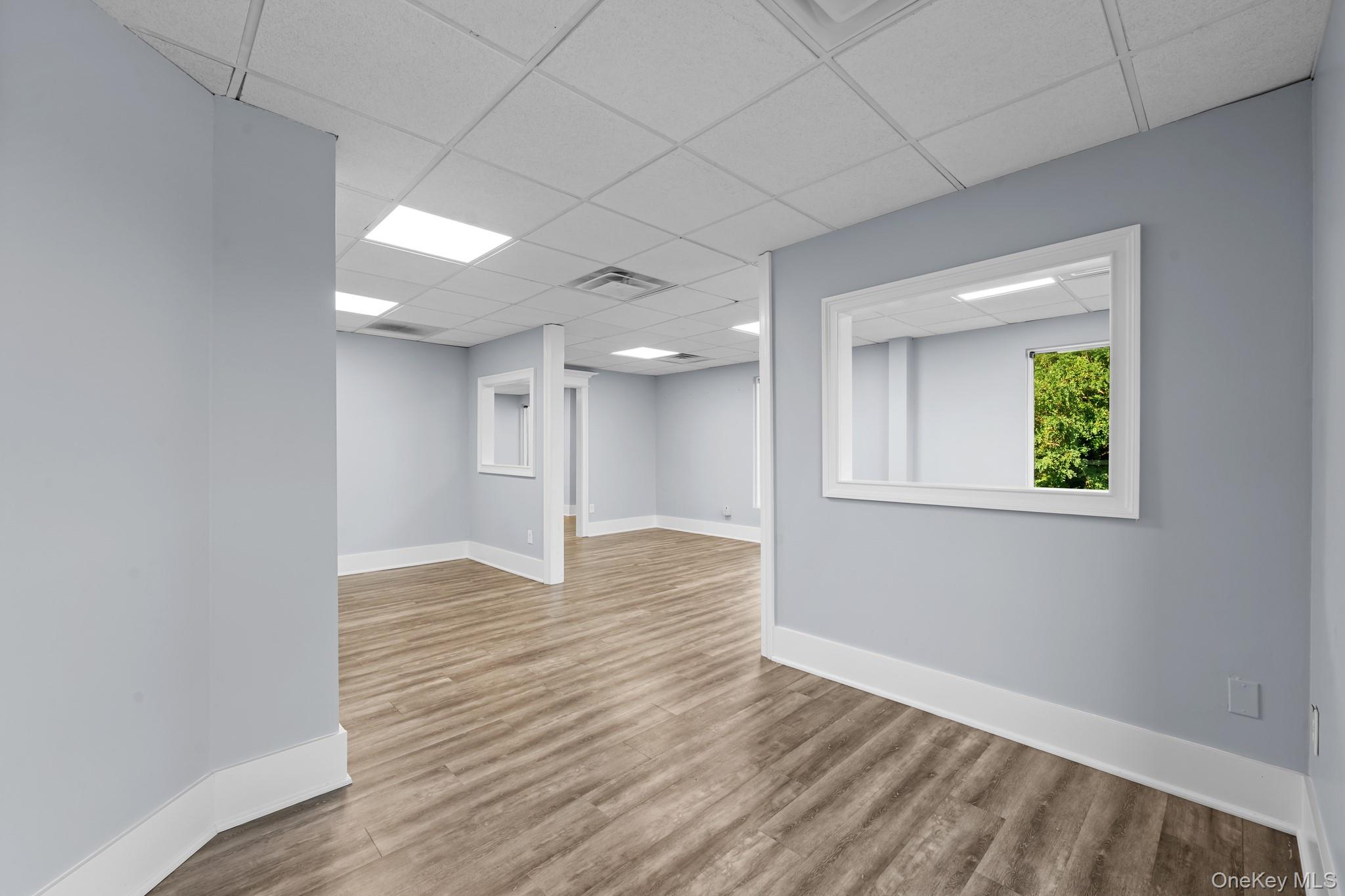 #6 photo, 308 W Main Street, サフォーク郡 Smithtown , NY 11787