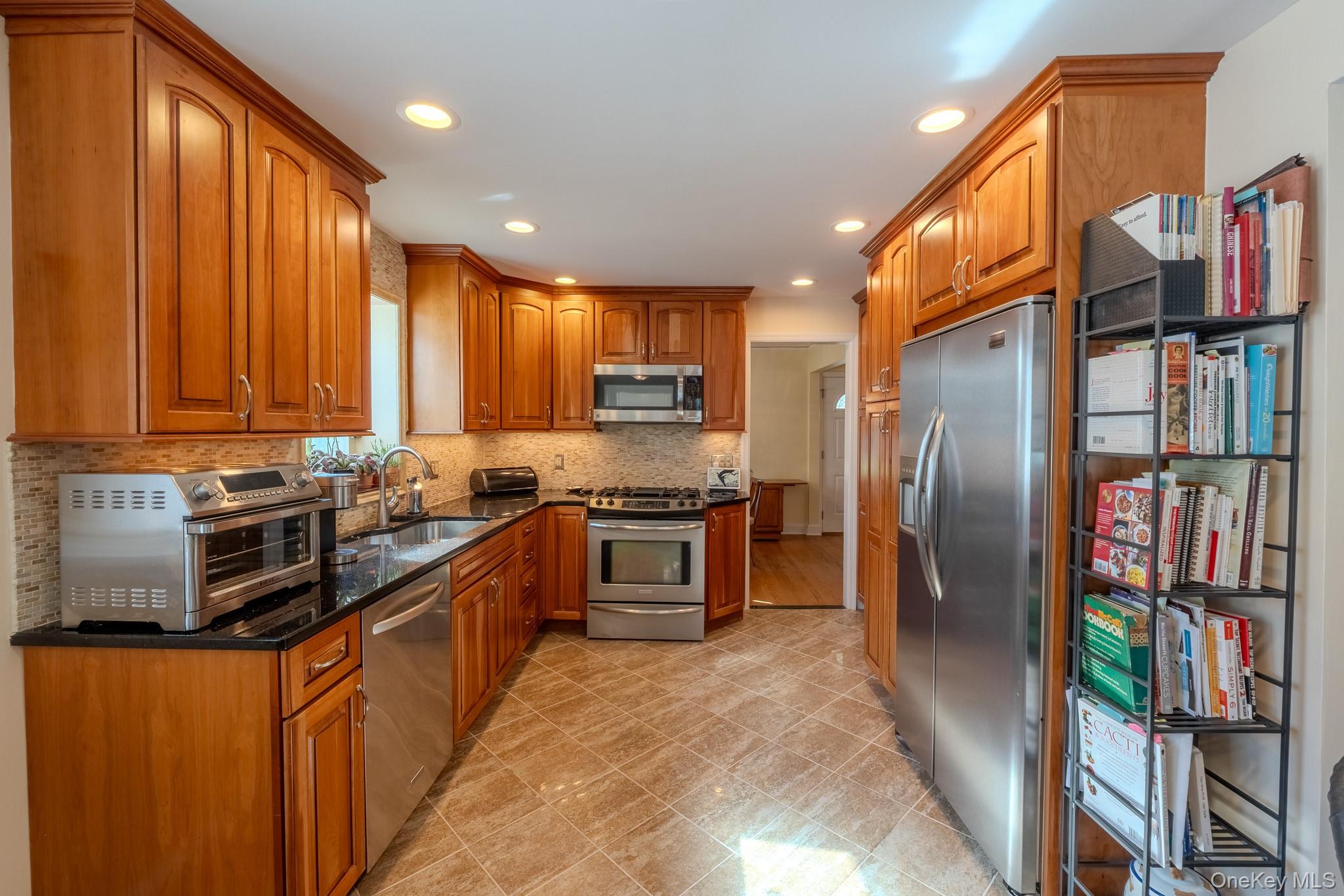 #10 photo, 2531 Mount Avenue, Oceanside , NY 11572