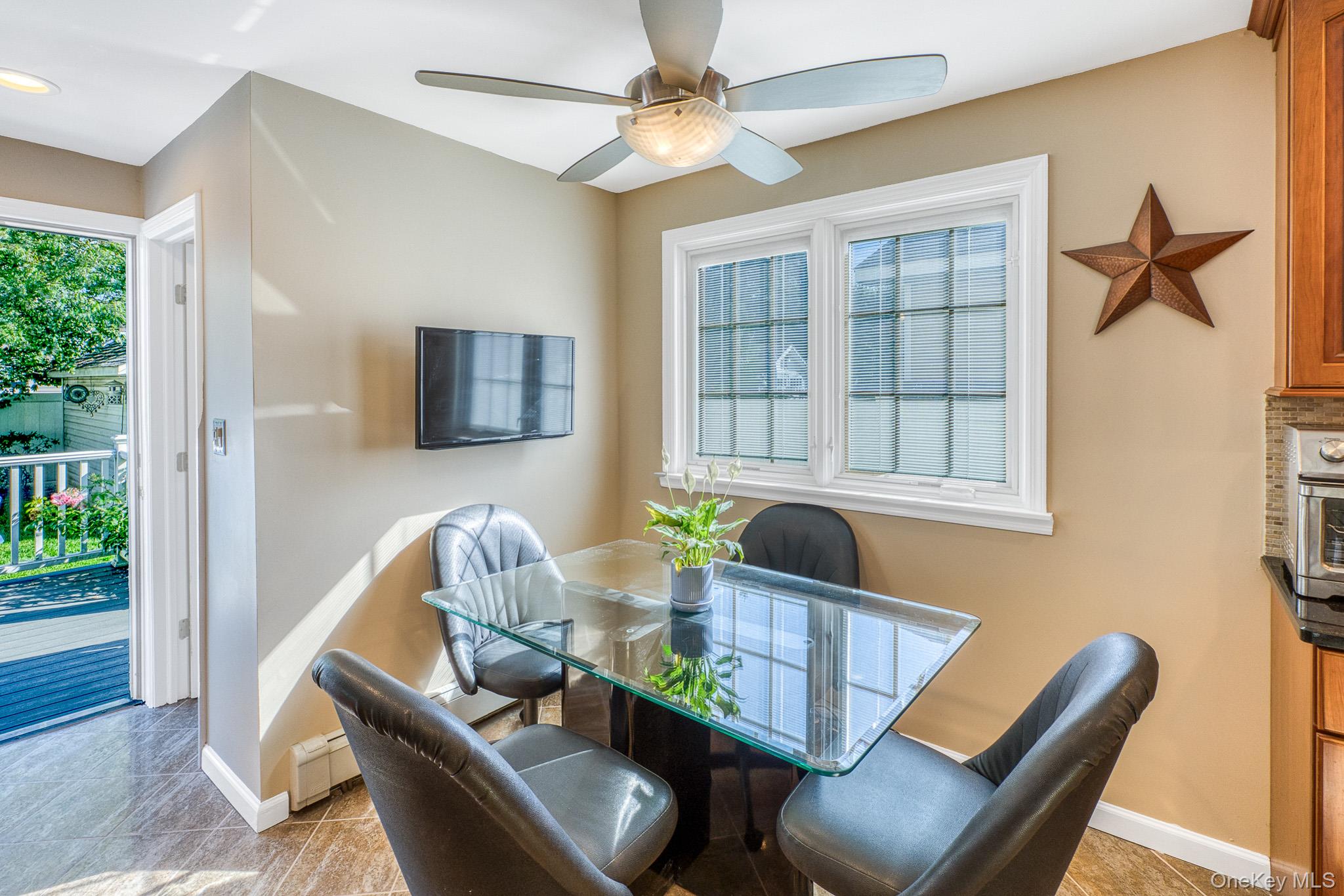 #13 photo, 2531 Mount Avenue, Oceanside , NY 11572