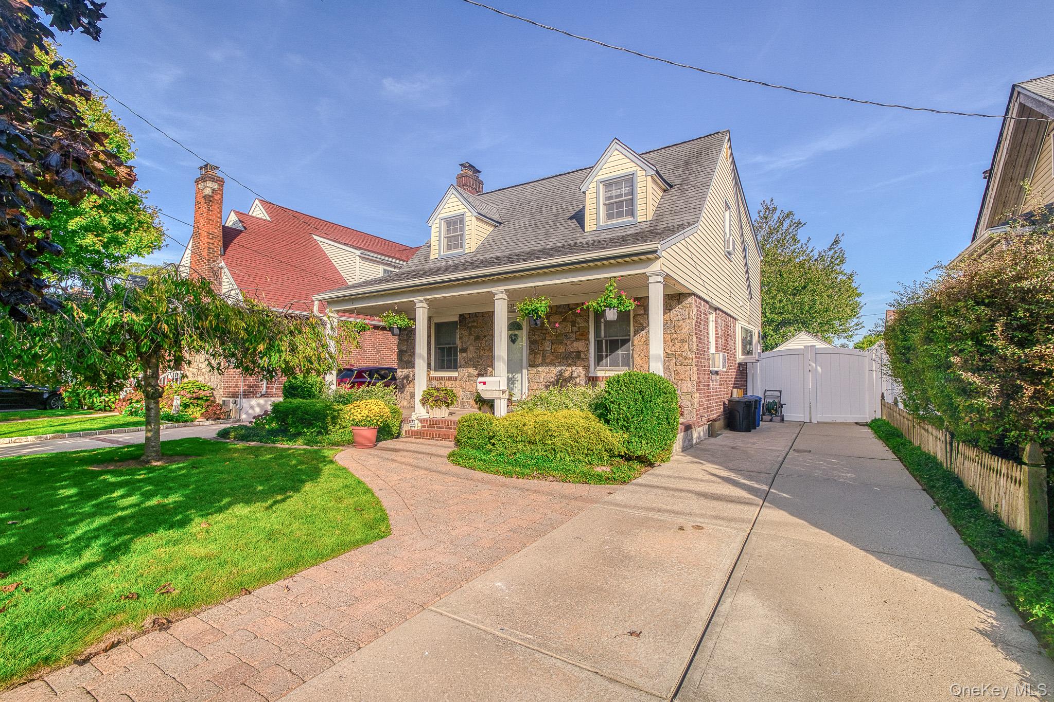 #2 photo, 2531 Mount Avenue, Oceanside , NY 11572