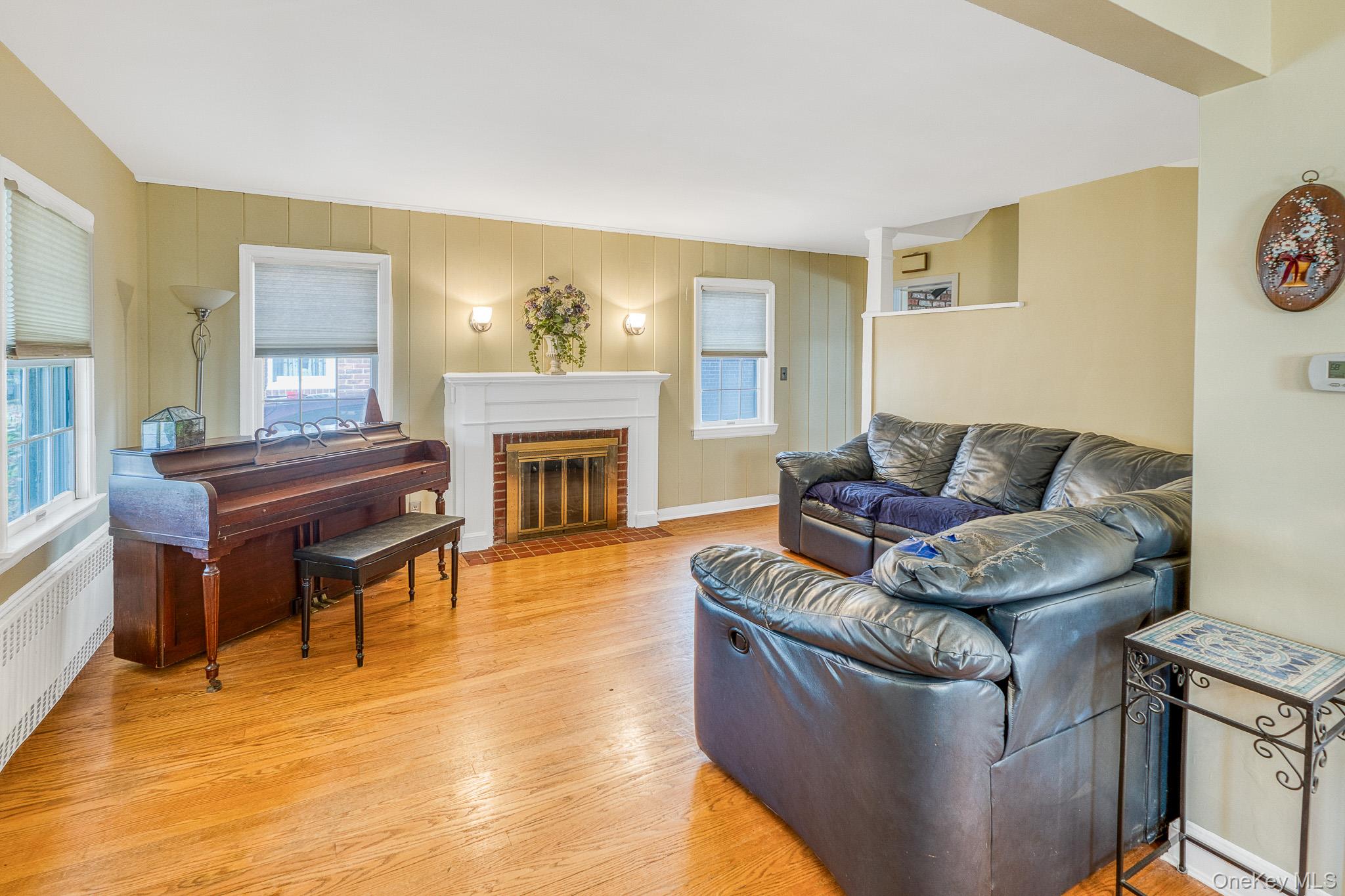 #4 photo, 2531 Mount Avenue, Oceanside , NY 11572