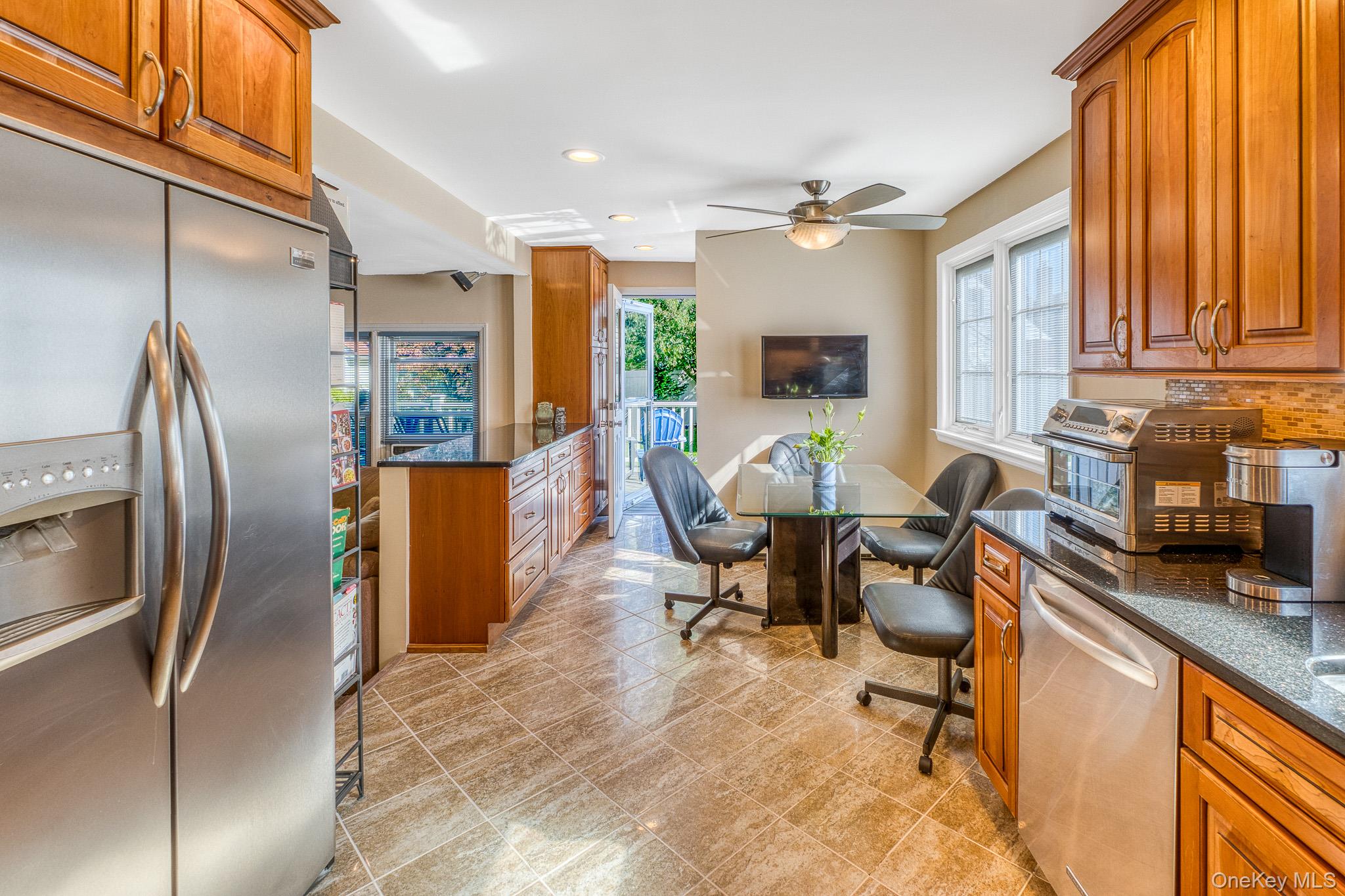 #9 photo, 2531 Mount Avenue, Oceanside , NY 11572