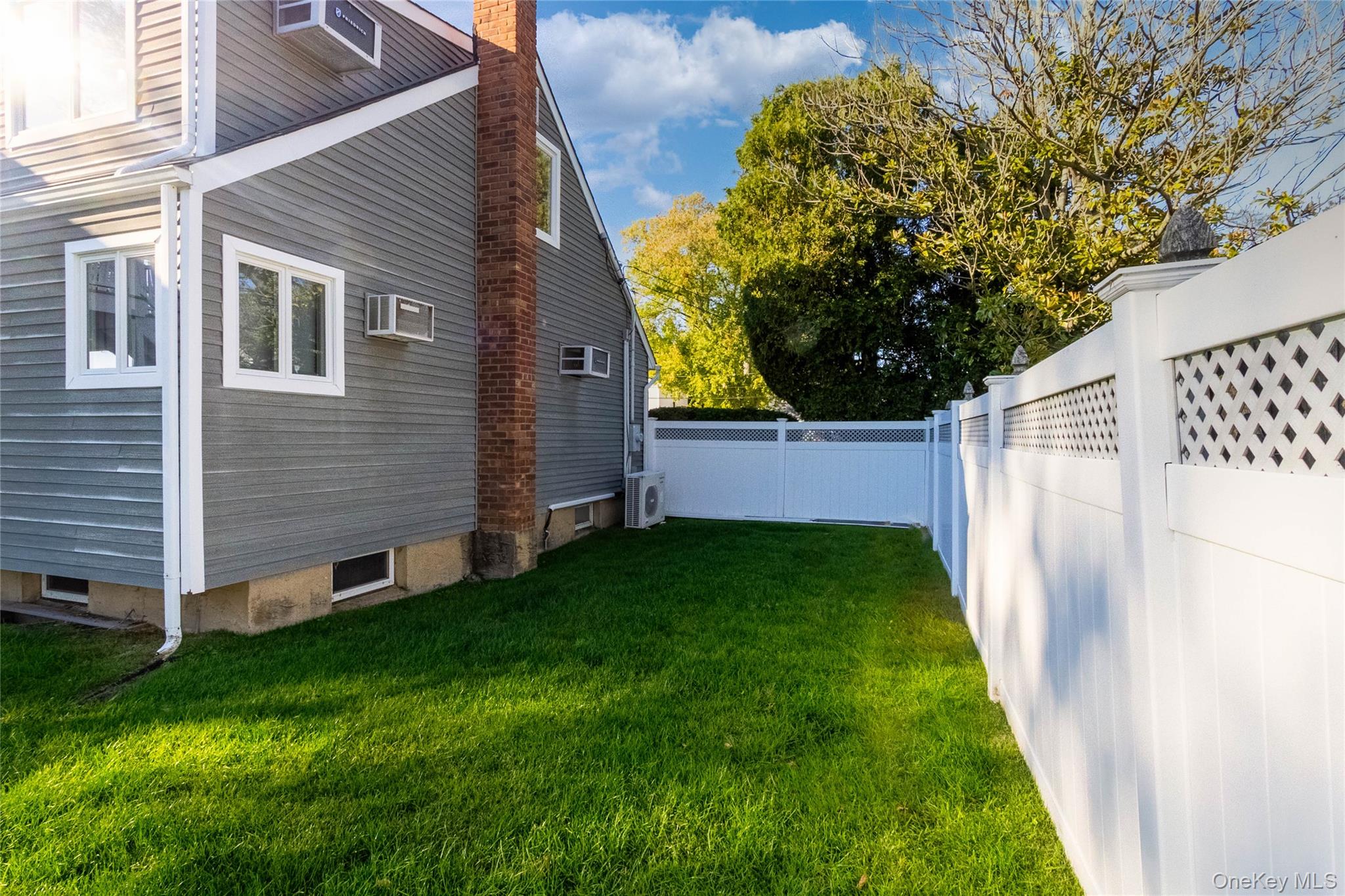 #9 photo, 24 Dulittle Street, North Babylon , NY 11703