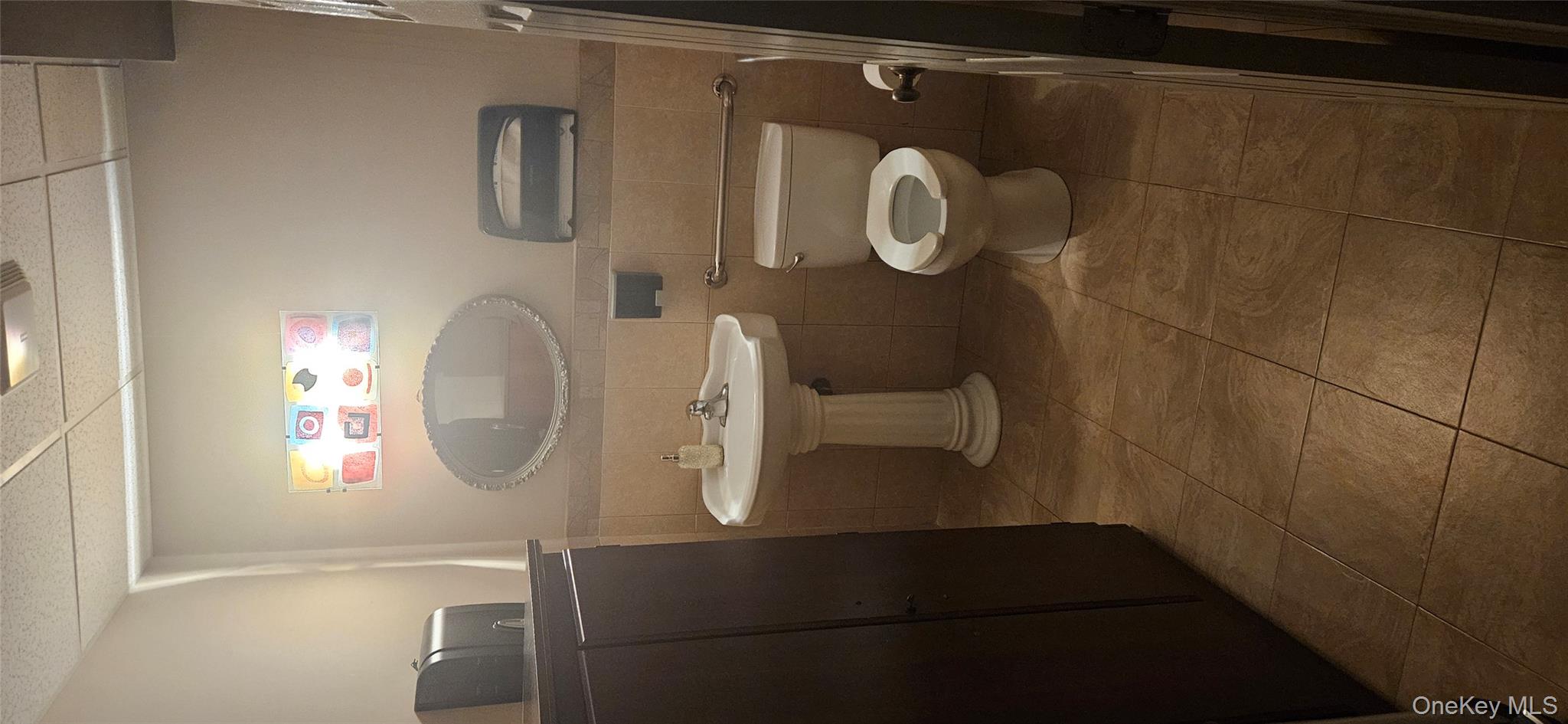 #4 photo, 833 Old Country Road, サフォーク郡 Riverhead , NY 11901