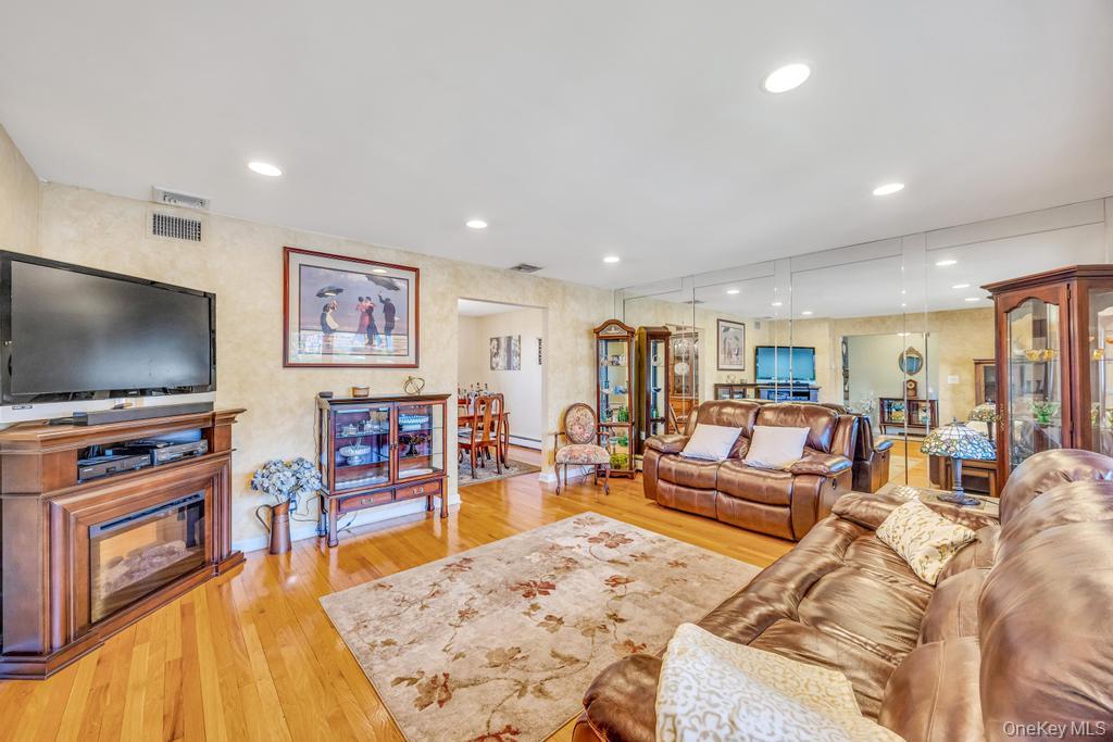 #10 photo, 338 Stewart Avenue, Bethpage , NY 11714