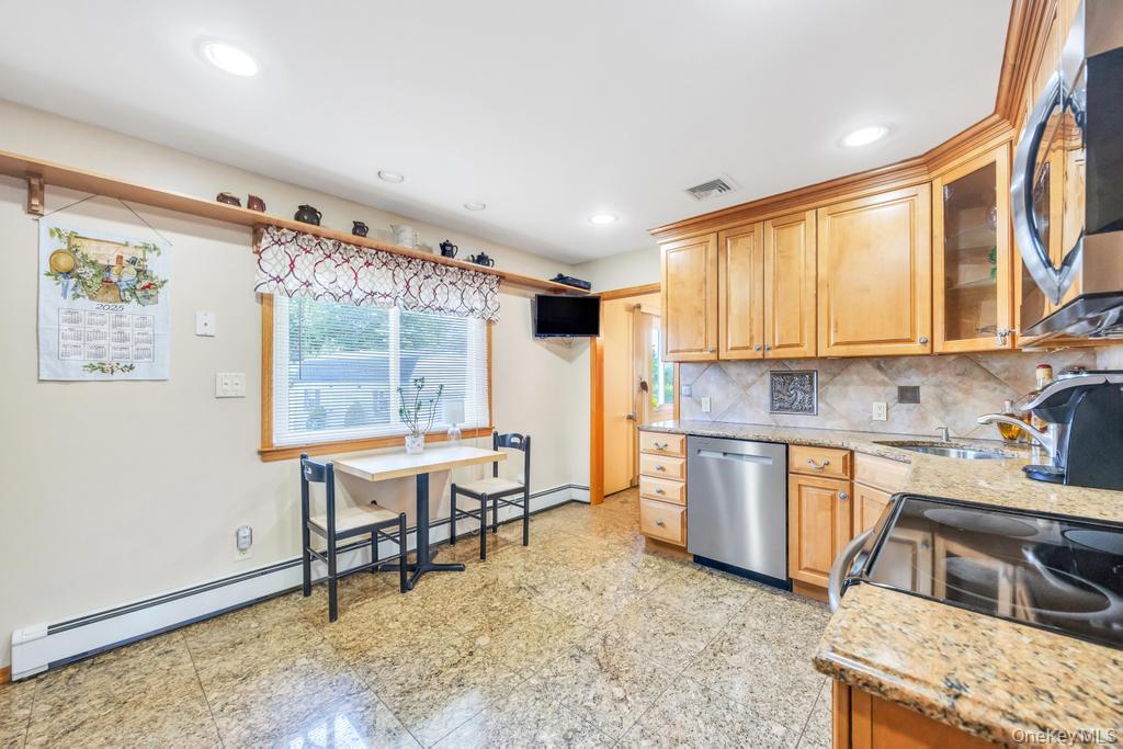 #5 photo, 338 Stewart Avenue, Bethpage , NY 11714